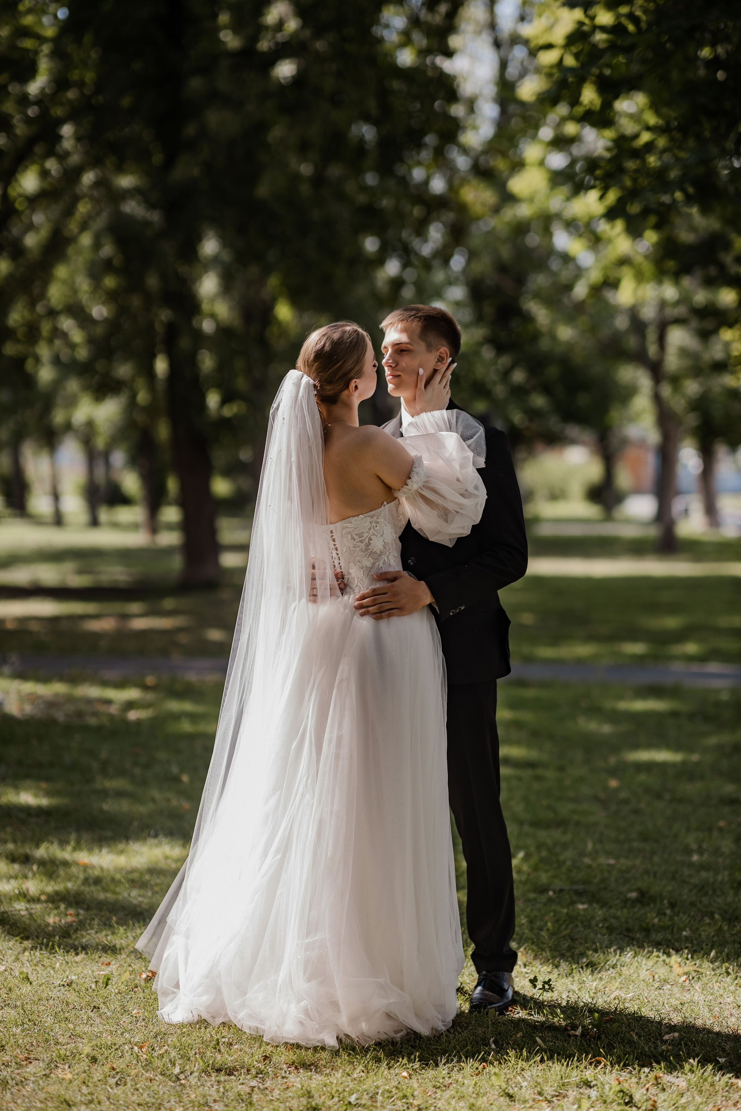 Артём Елена