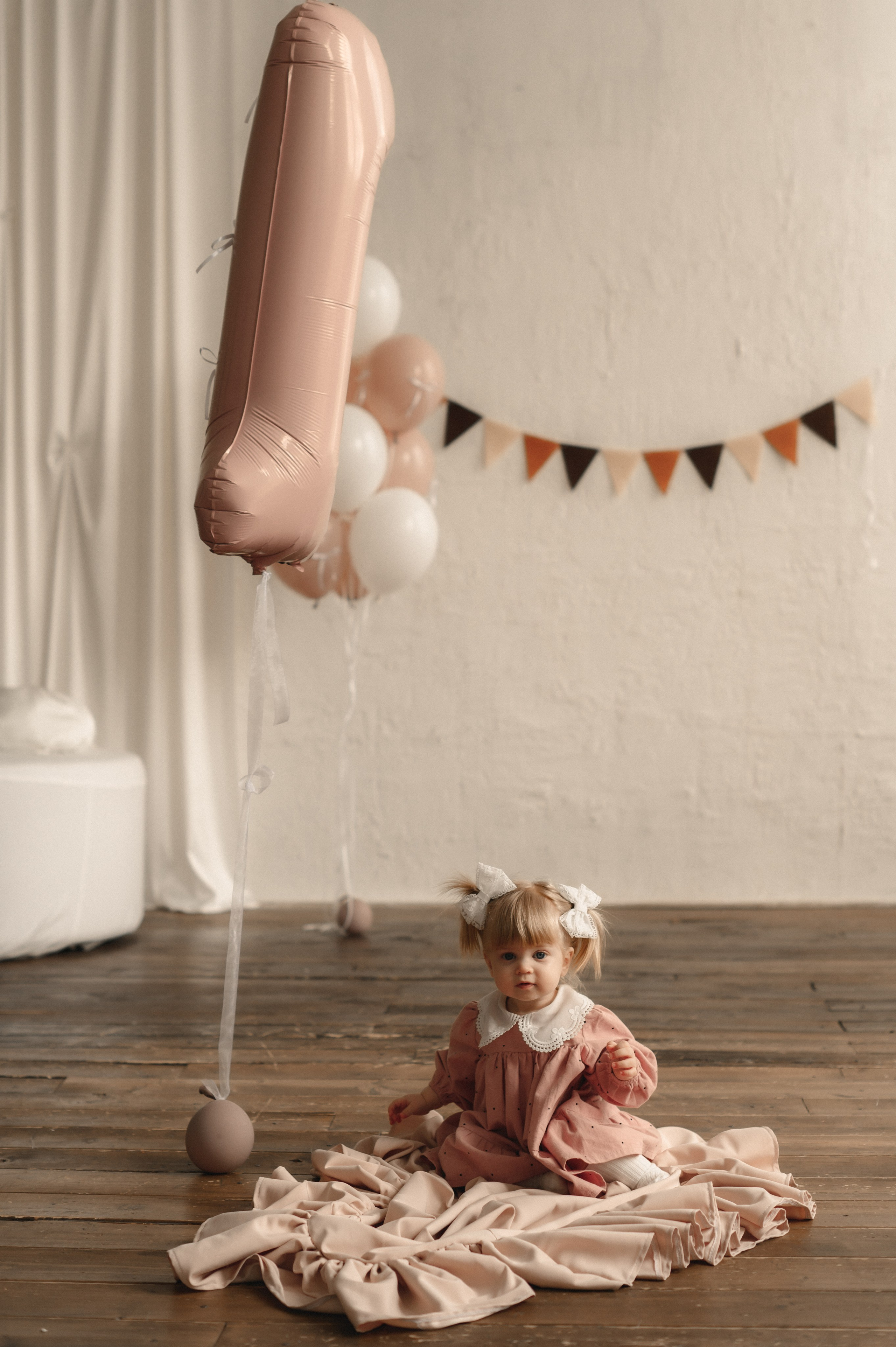 Годик Аделине. Студийная съёмка. Семейный фотограф в г. Ставрополь, Сорокина Мария