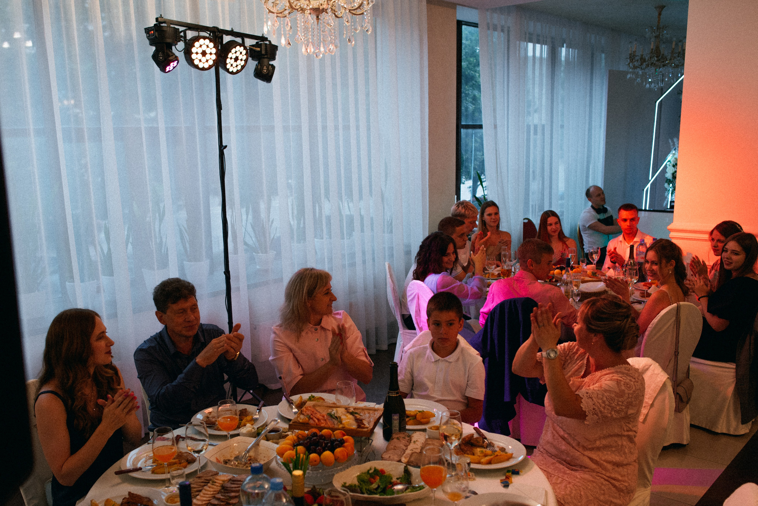 Свадебная съемка (съемка банкета). Свадебный фотограф — фотограф на свадьбу в Воронеже — Свадебное фото