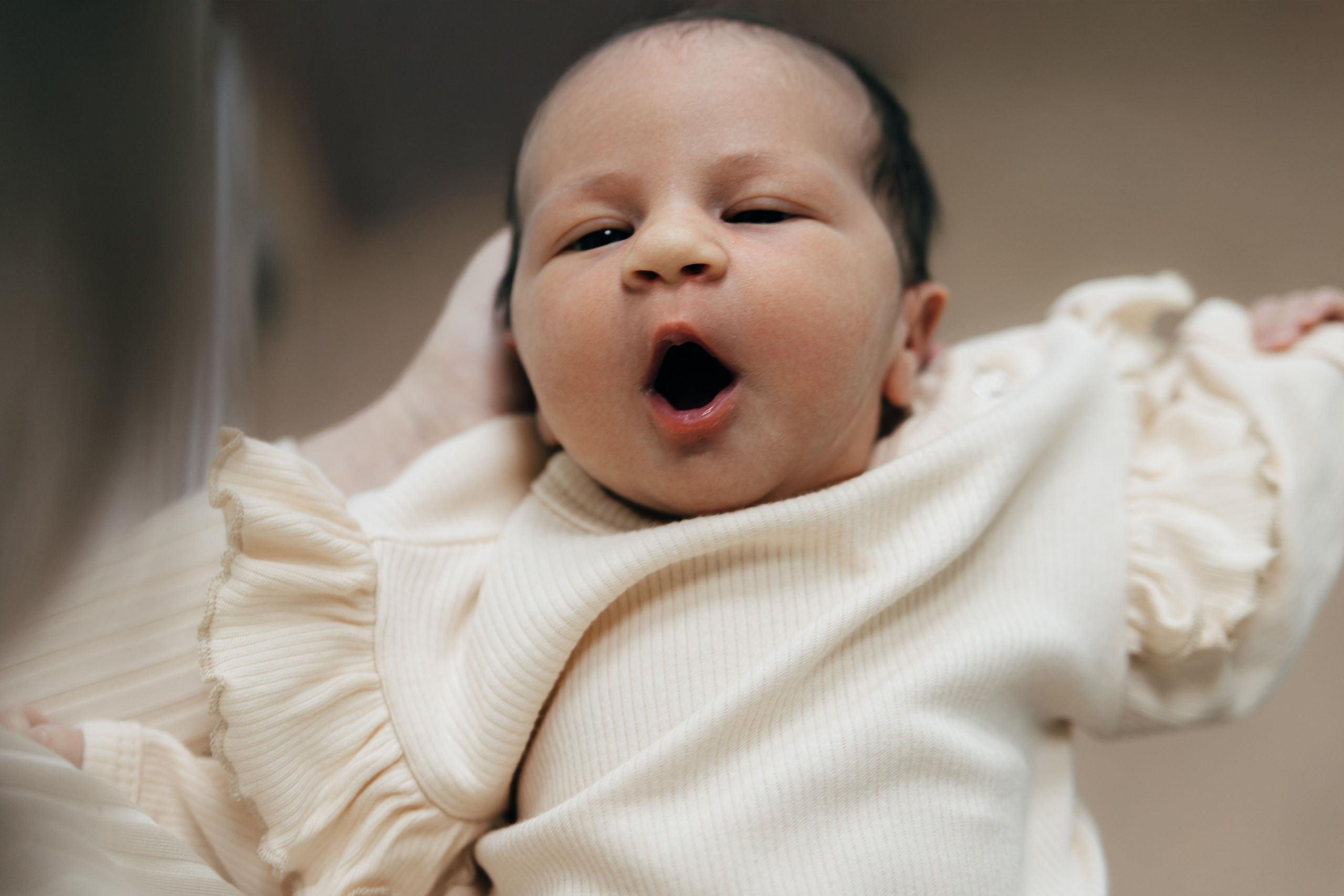 Олеся. Фотосъёмки в роддоме. Семейный фотограф в Калуге Ирина Ушакова. Фотограф на роды
