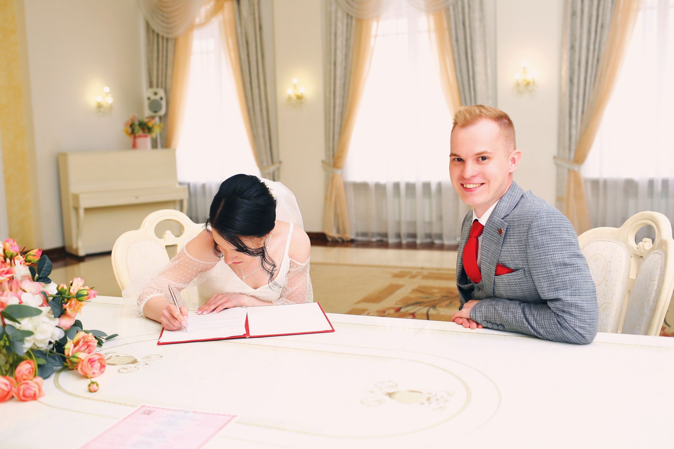 Съемка пары в отеле, на природе, в городе. Свадебный и репортажный фотограф в Ярославле и Санкт-Петербурге Роман Микрюков