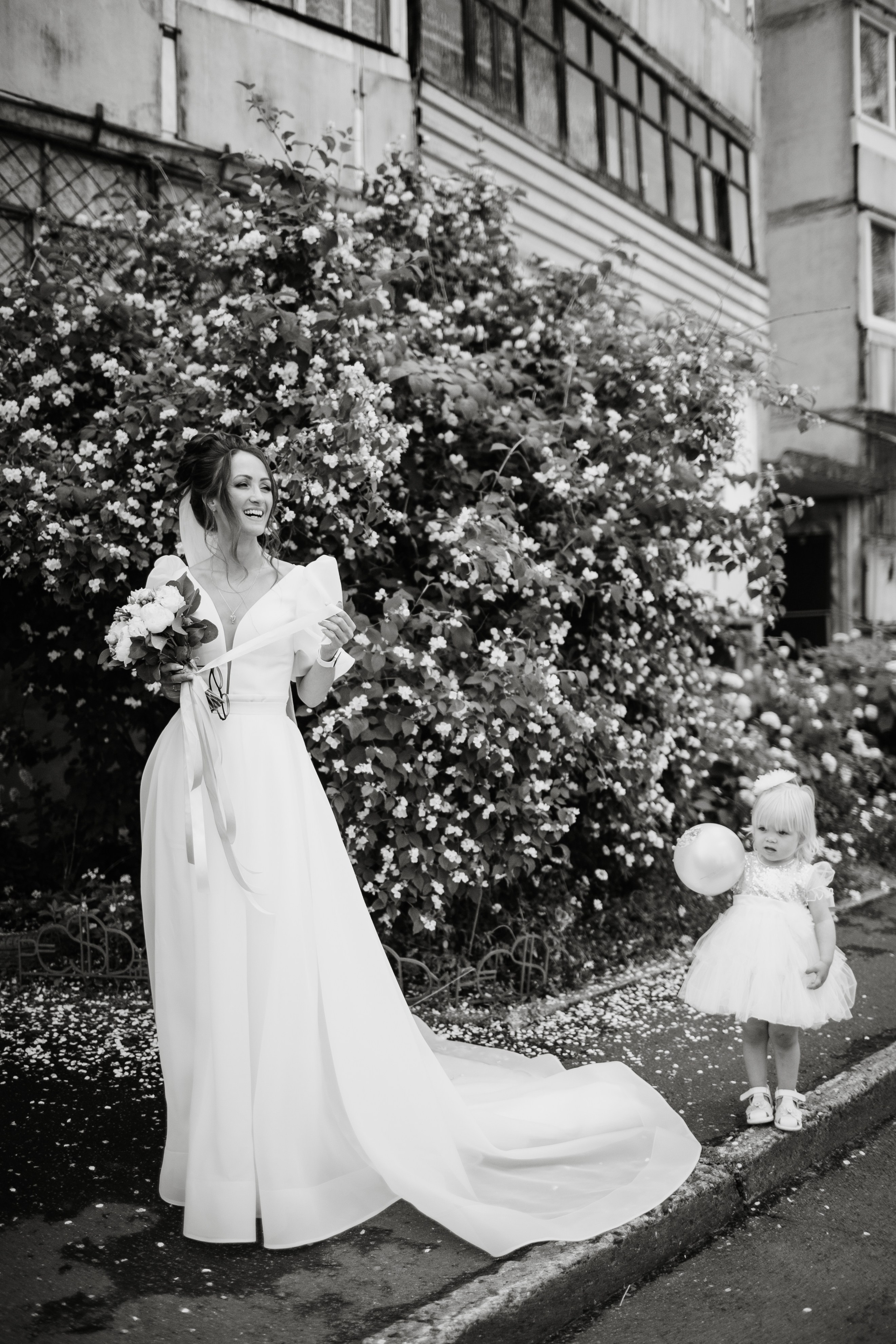 Свадебное портфолио фотографа. Свадебный и репортажный фотограф в Ярославле и Санкт-Петербурге Роман Микрюков