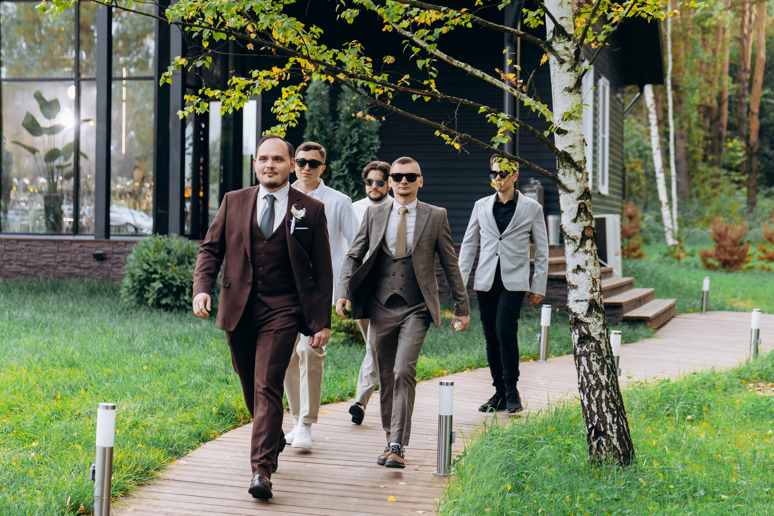 выход жениха на регистрацию