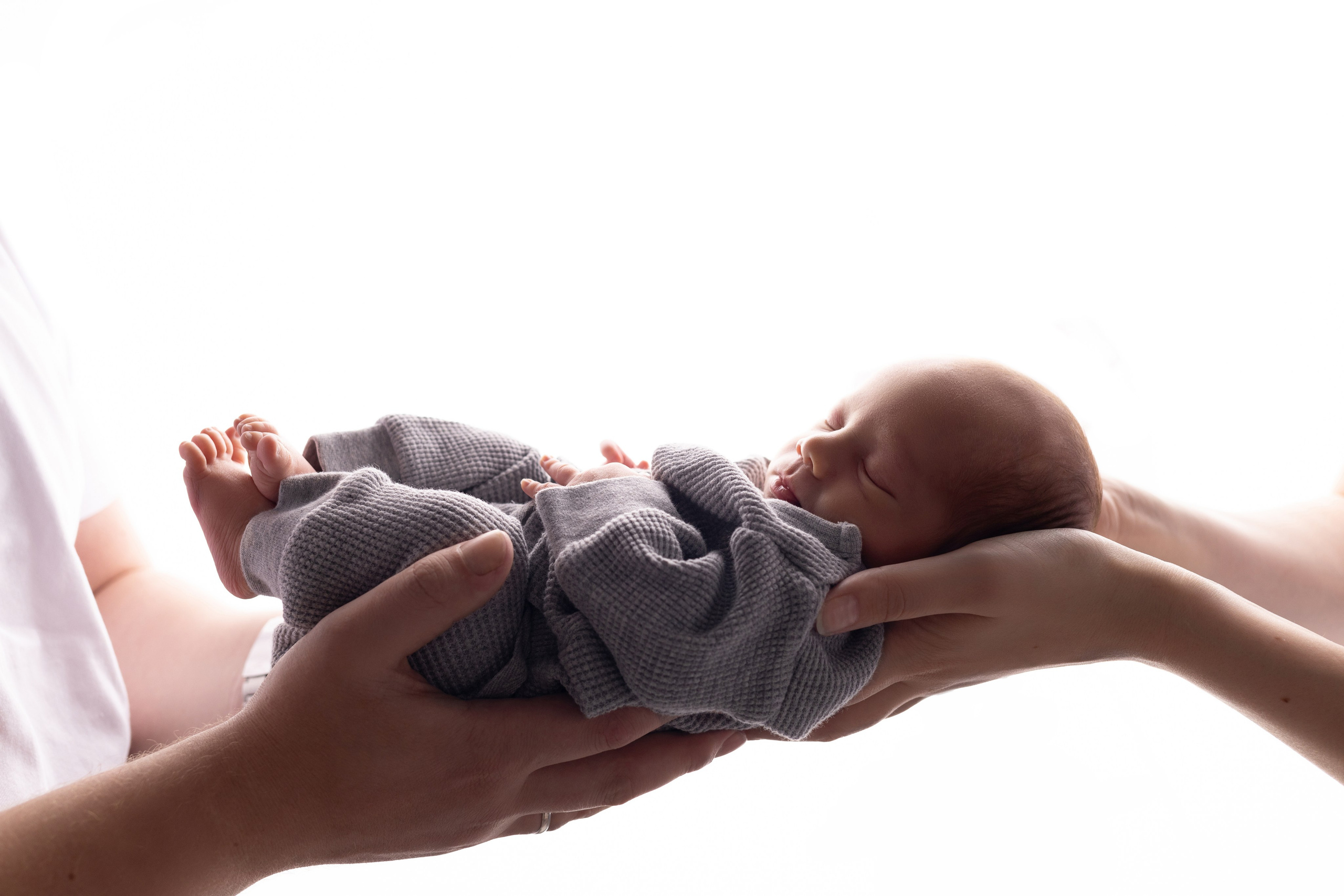 Newborn съемка в стиле Лайф. Фотограф новорожденных малышей в Омске и Омской области Эльвира Камаева