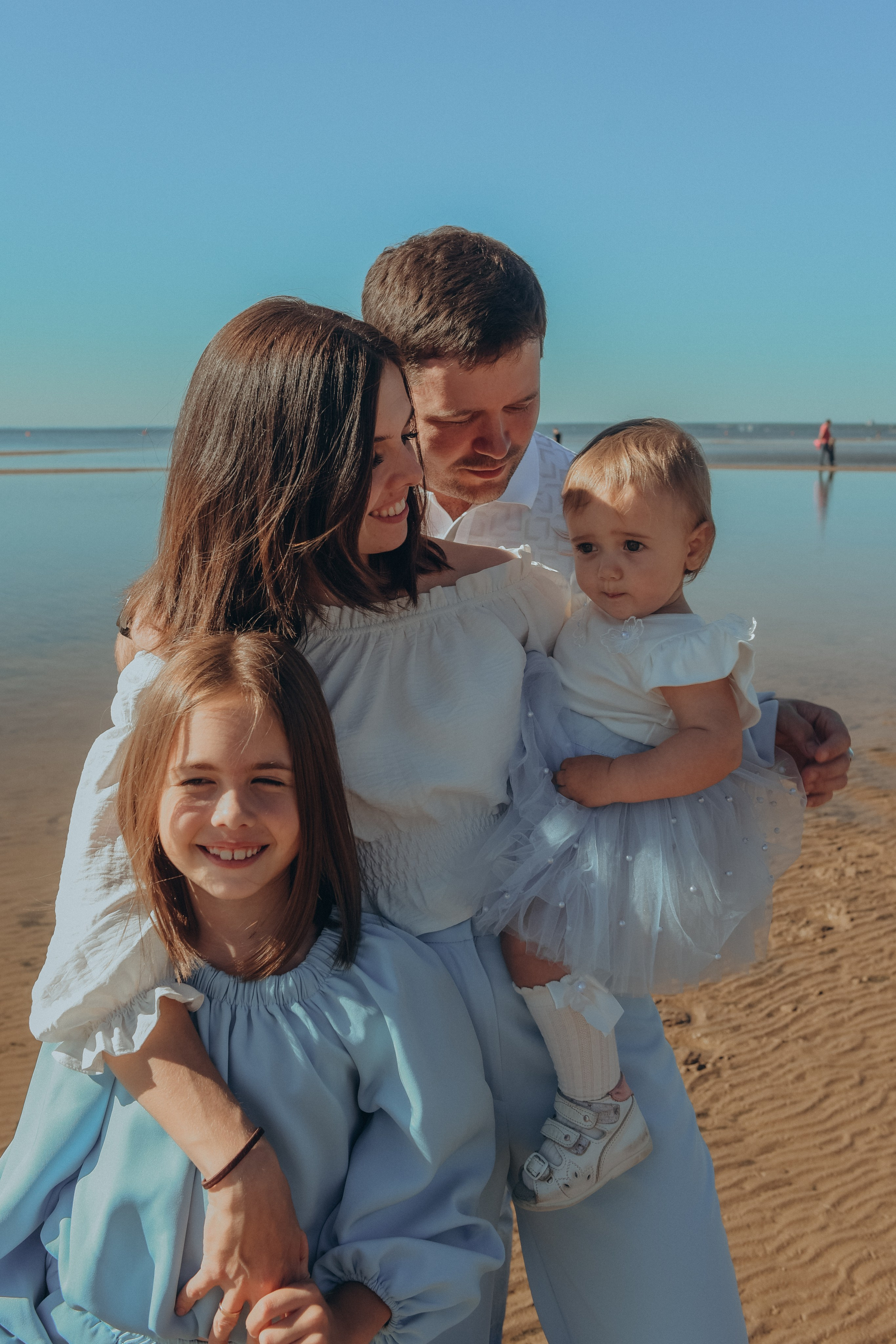 Семейная фотопрогулка на заливе. Алена Виталий Илона Ника. Семейный и свадебный фотограф в Санкт-Петербурге Яна