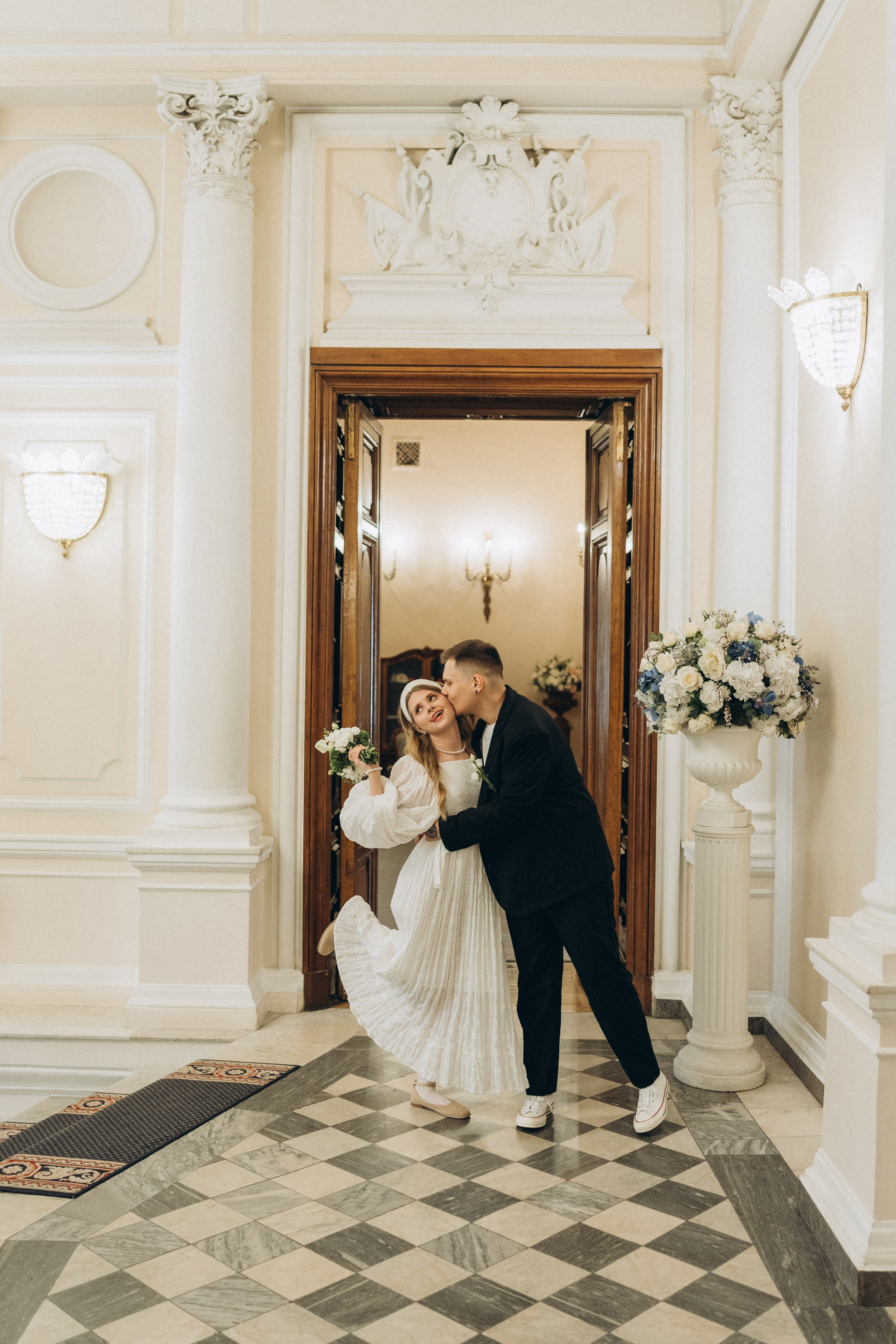 Любовь во 2-м Дворце Бракосочетания. Фотограф в Санкт-Петербурге — Лучина Екатерина