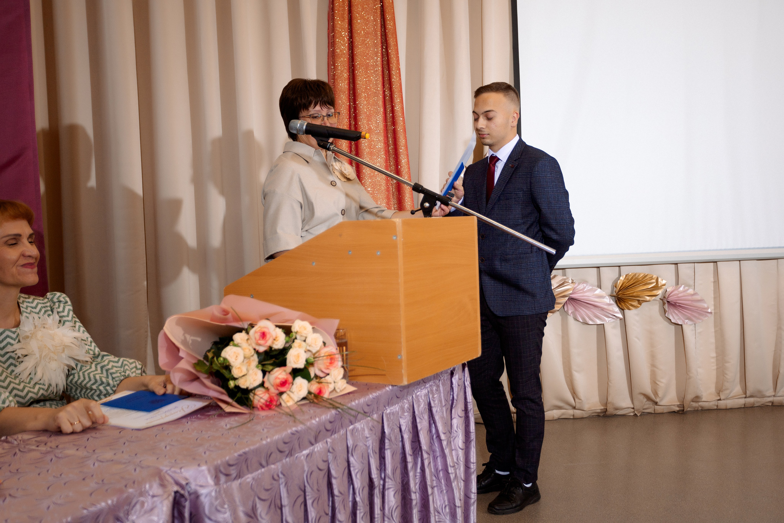 ВРУЧЕНИЕ АТТЕСТАТОВ: Пример. Все фото. Профессиональный фотограф в Ижевске Леша Петров