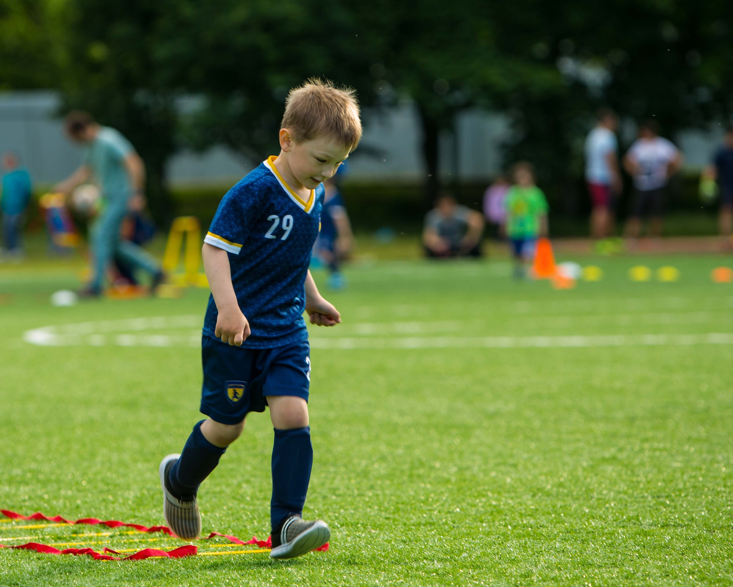 Футбольная школа «Юниор» — фото тренировок и игр. Выпускные альбомы для школы и детского сада — школьный фотограф Подольск, Троицк, Щербинка, Москва