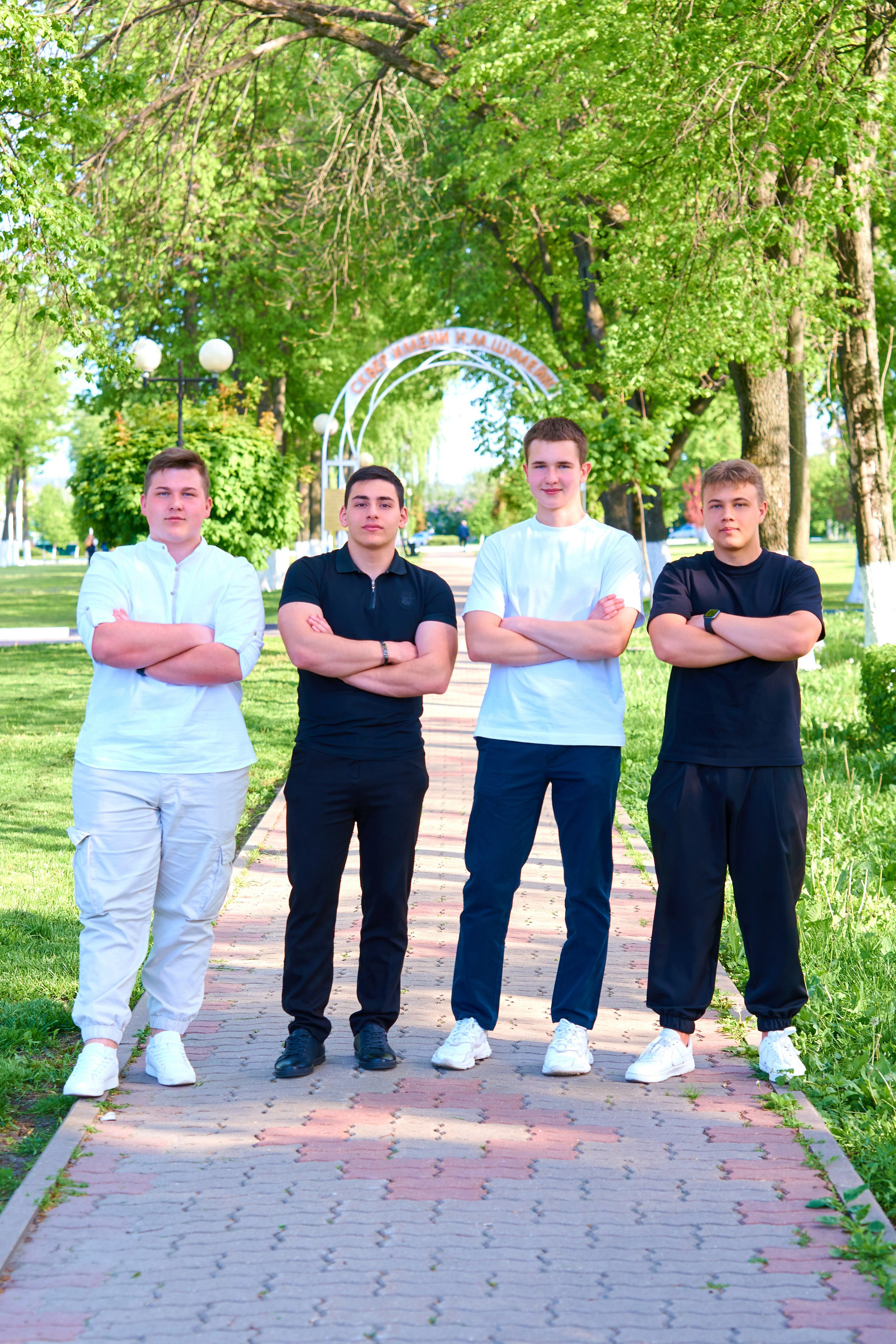 Весна 2023 в парке. 11 класс. Childrenfoto.ru