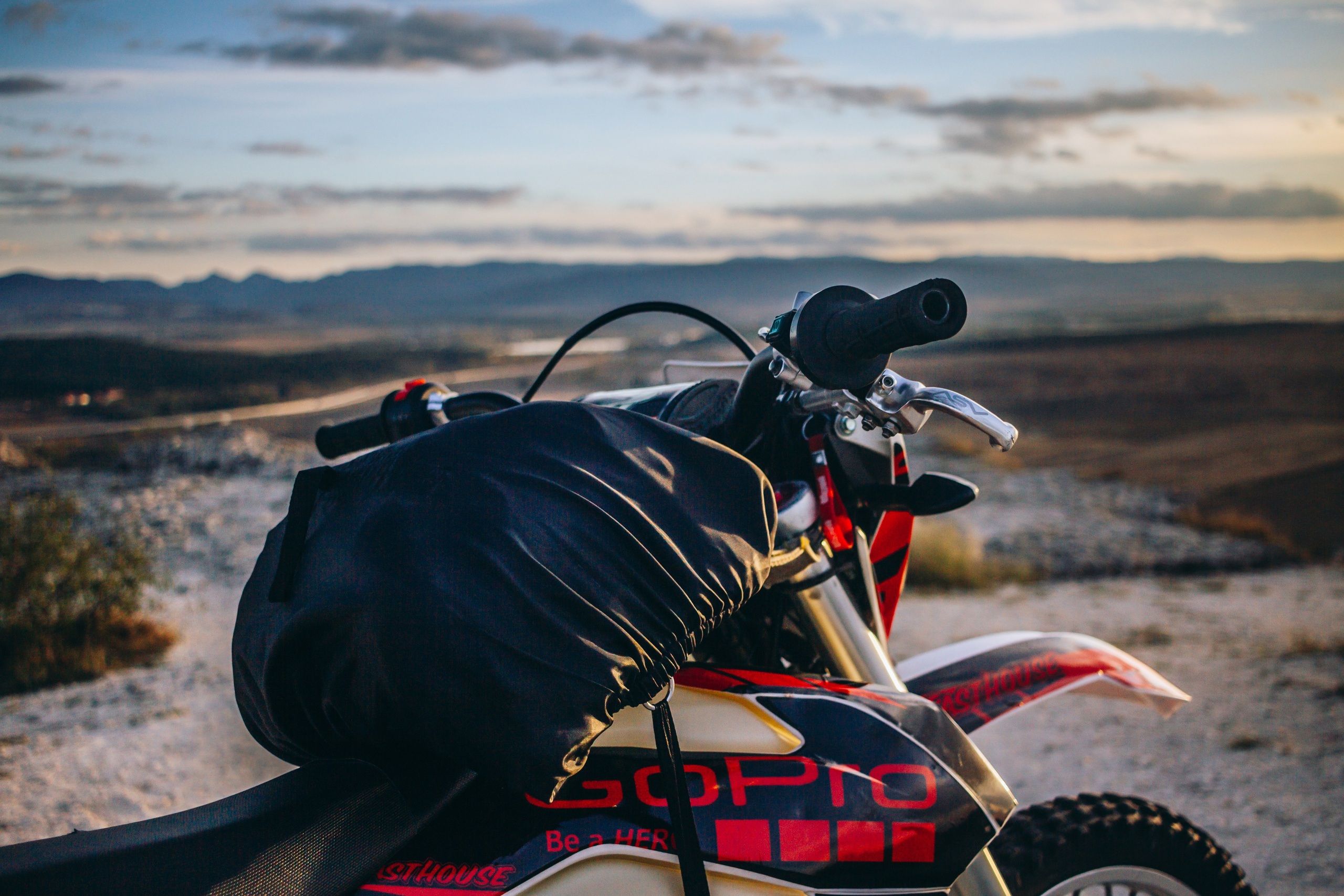 MOTOBASE. Фотограф в Крыму Григорий