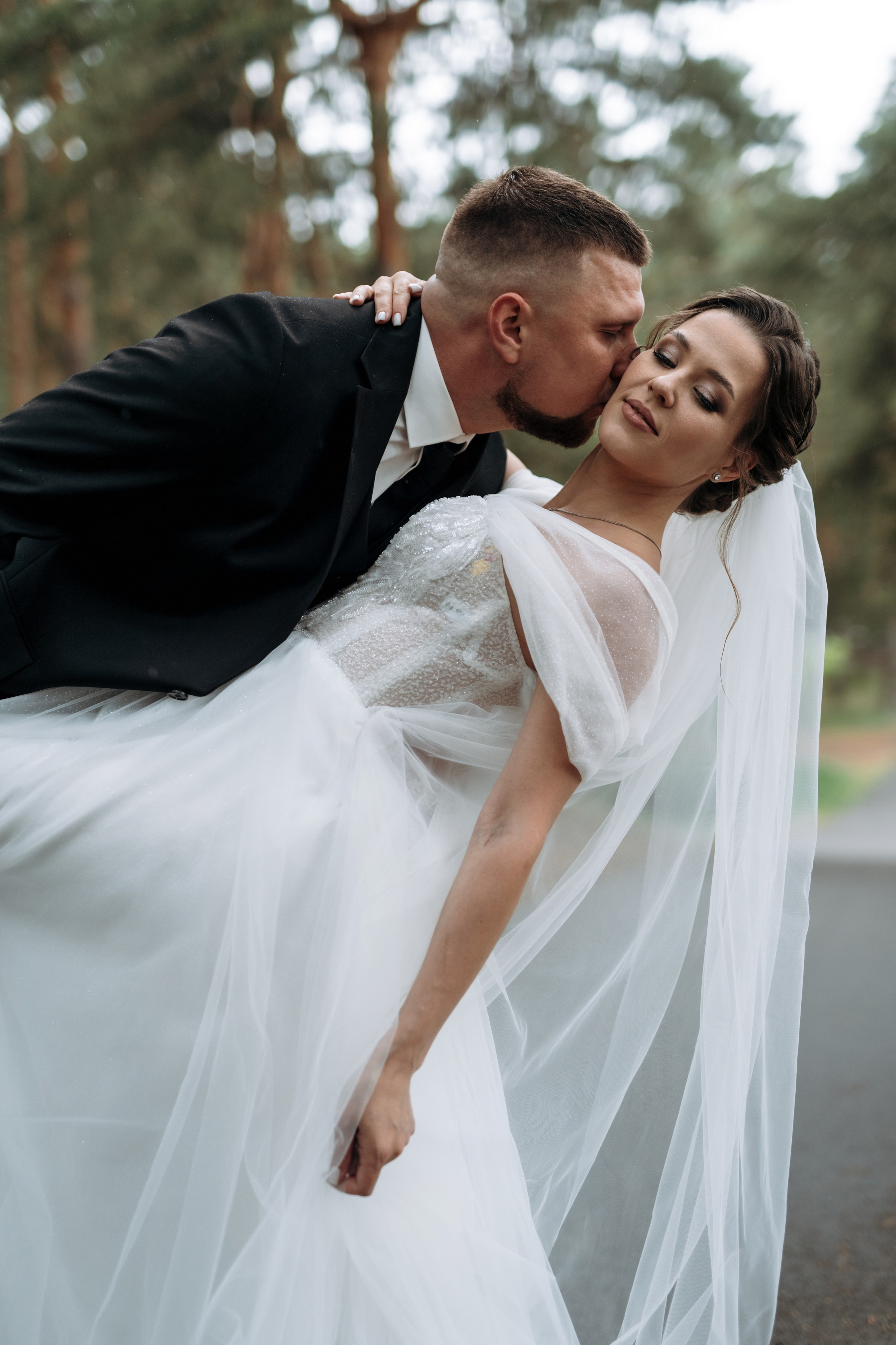 Свадебный день Яны и Максима, прогулка в лесу, Картинная галерея в Тамбове. Свадебный фотограф в Тамбове Павел Четвертков