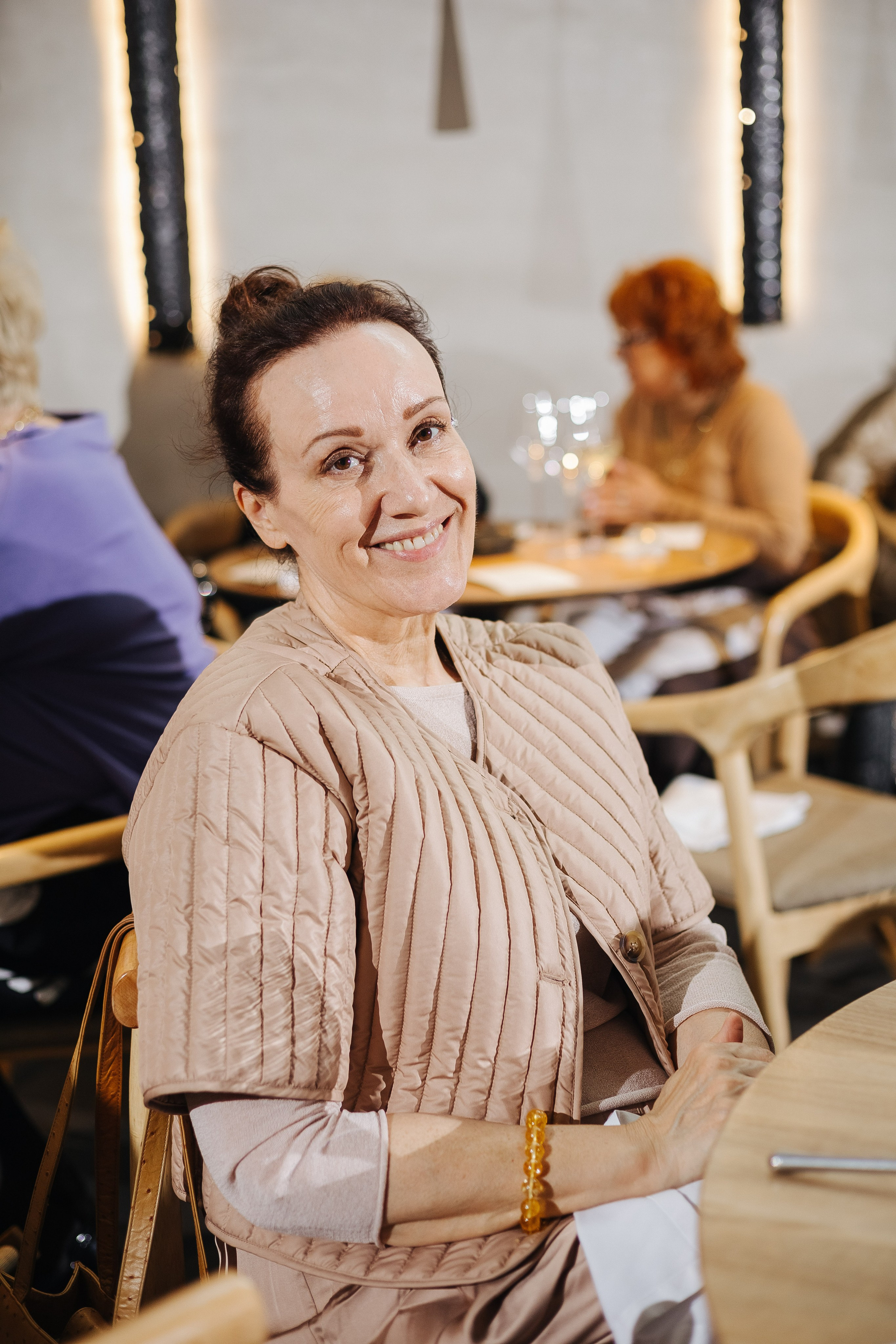 Презентация открытия магазина женской одежды GLVR в ресторане Fresco. Фотограф в Красноярске Надежда Воскресенская