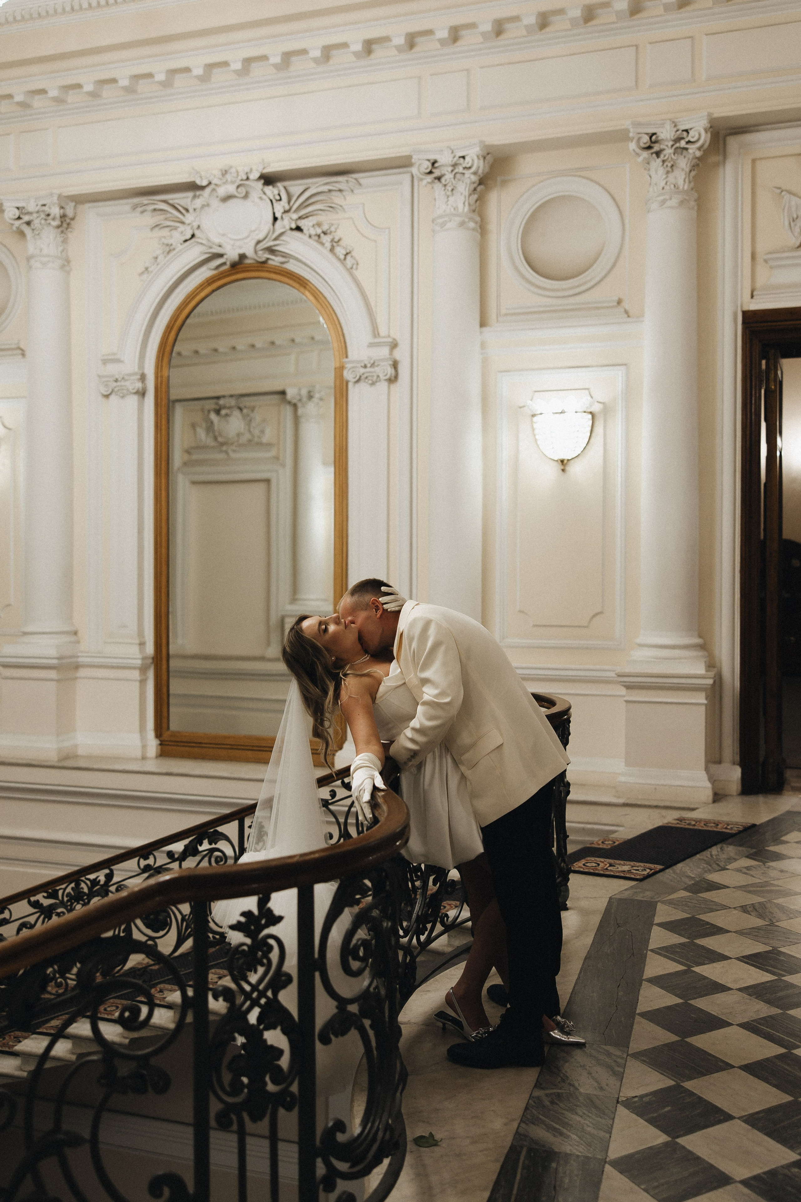 Когда я впервые увидел тебя, этот смех, ты мне напомнила по-моему сразу всех. Свадебный фотограф в Санкт-Петербурге Баженова Алина