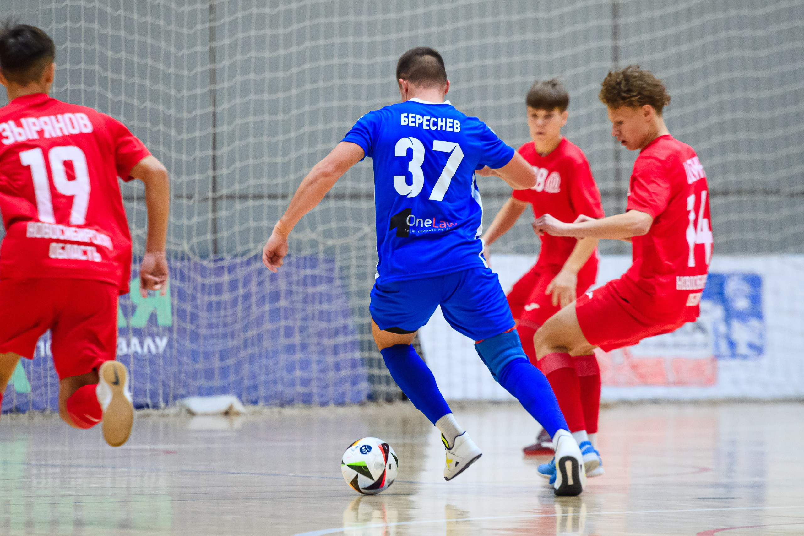 Высшая лига по футзалу — Сезон 2024-2025 — 2ой тур. Репортажный фотограф в Кемерово