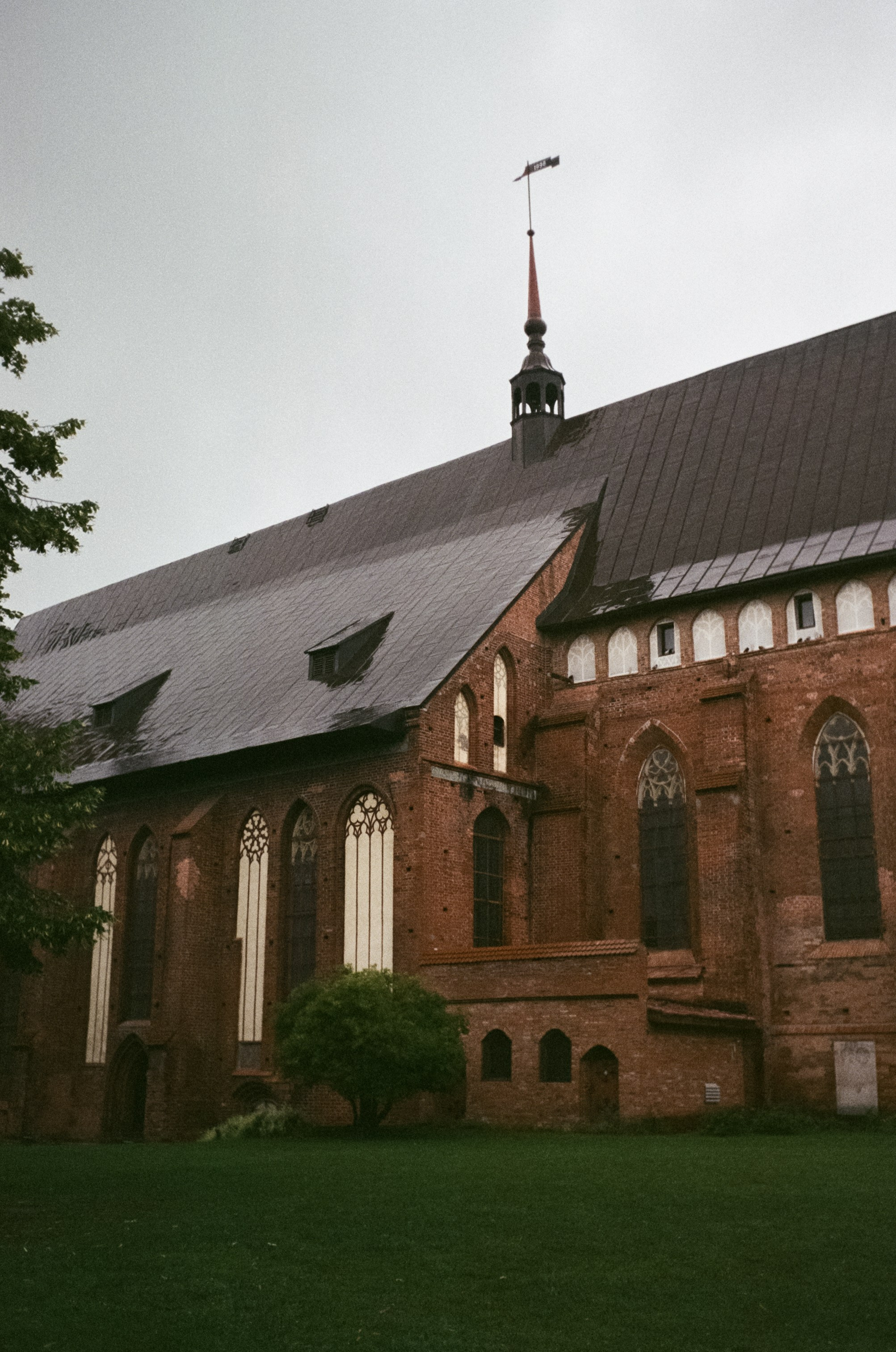 Калининград остров Канта, Кафедральный собор / Minox 35 GT (2)