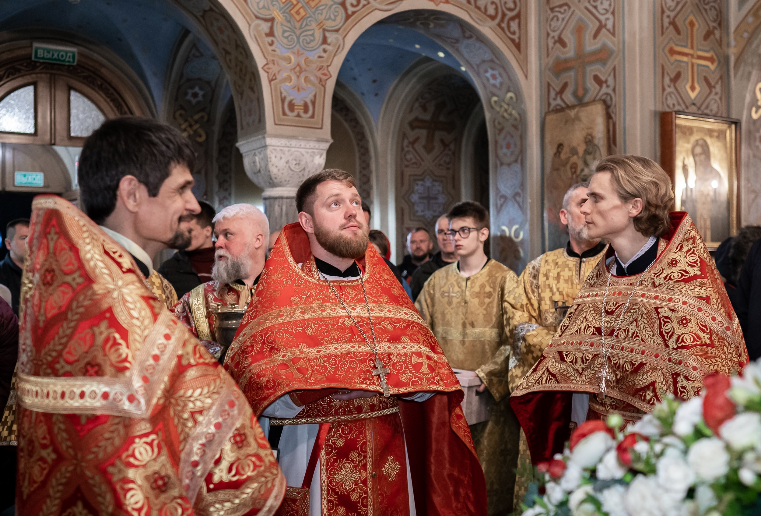 Престольный праздник в храме Воскресения Христова (Форосская церковь). Церковный фотограф Севастополь