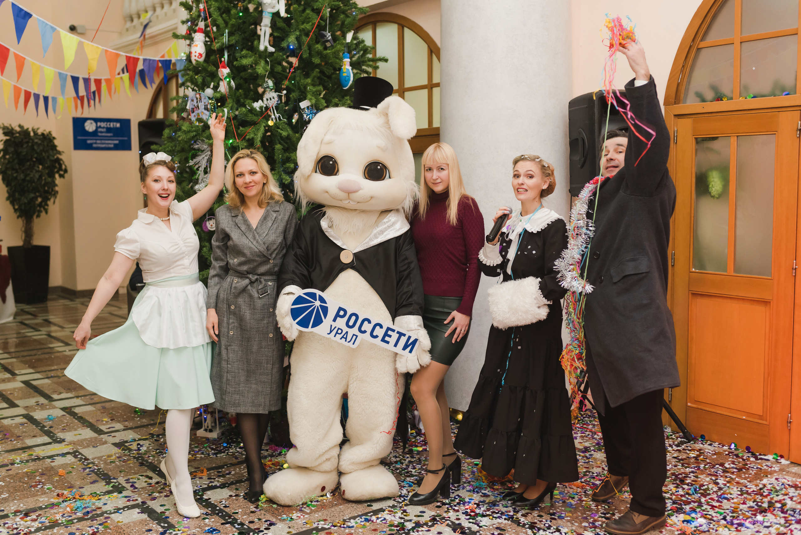 Новогоднее поздравление сотрудников — Россети — Урал,. Фотограф Виктор Андреасян