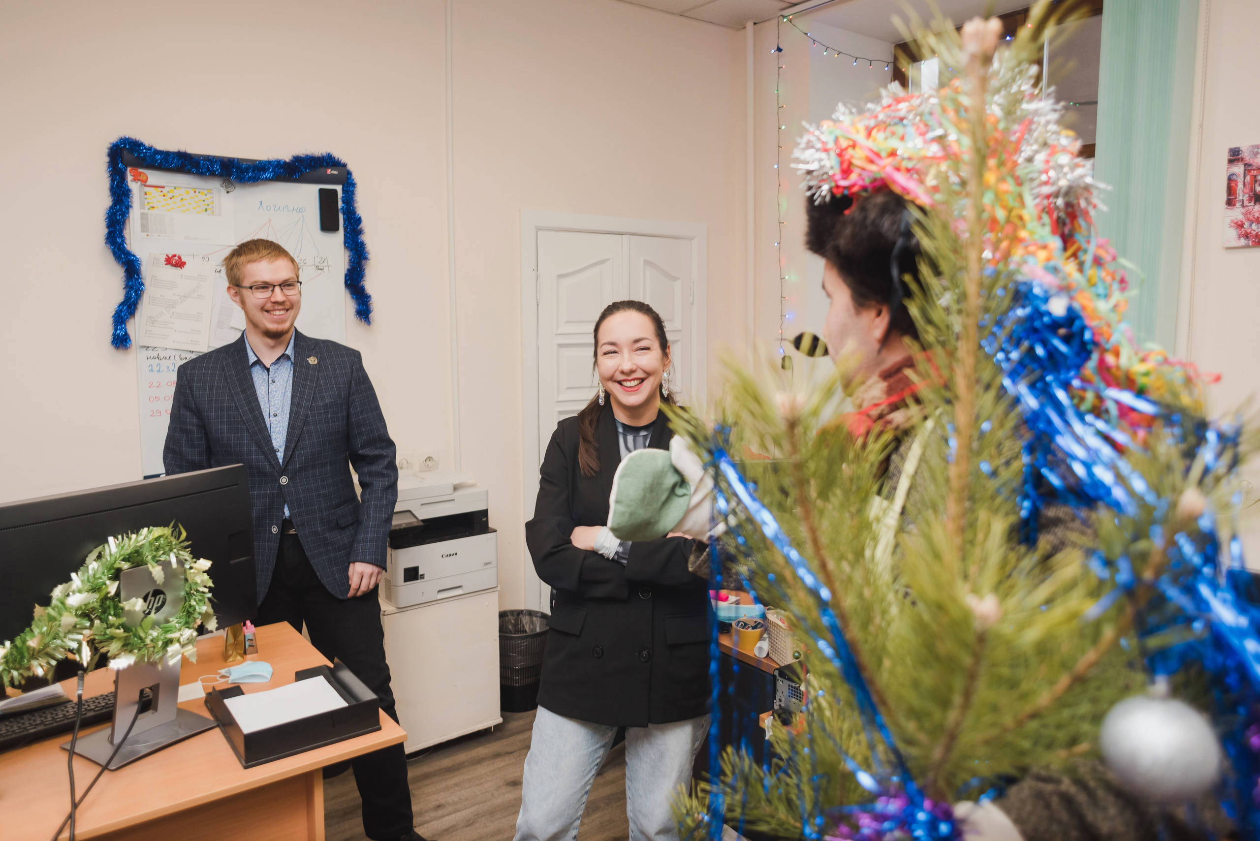 Новогоднее поздравление сотрудников — Россети — Урал,. Фотограф Виктор Андреасян