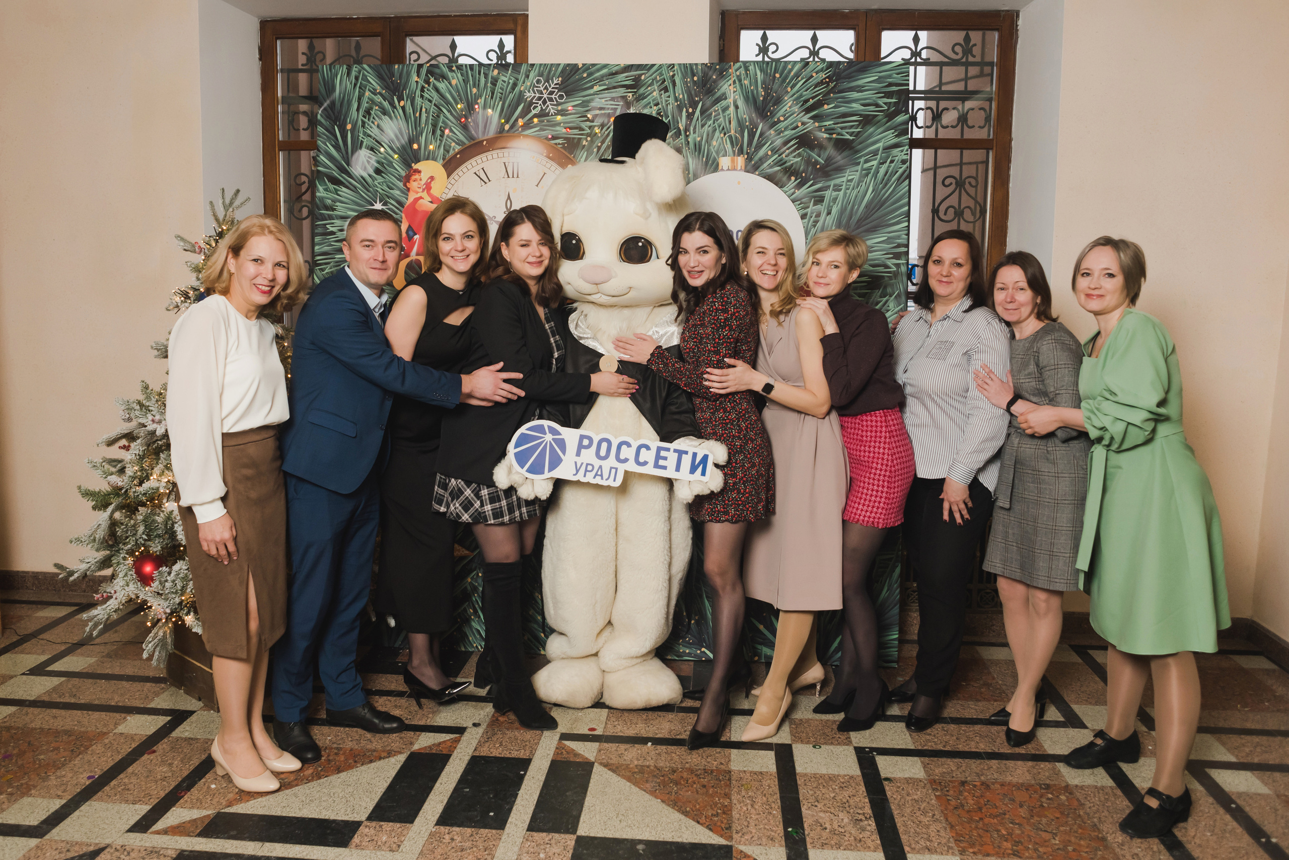 Новогоднее поздравление сотрудников — Россети — Урал,. Фотограф Виктор Андреасян
