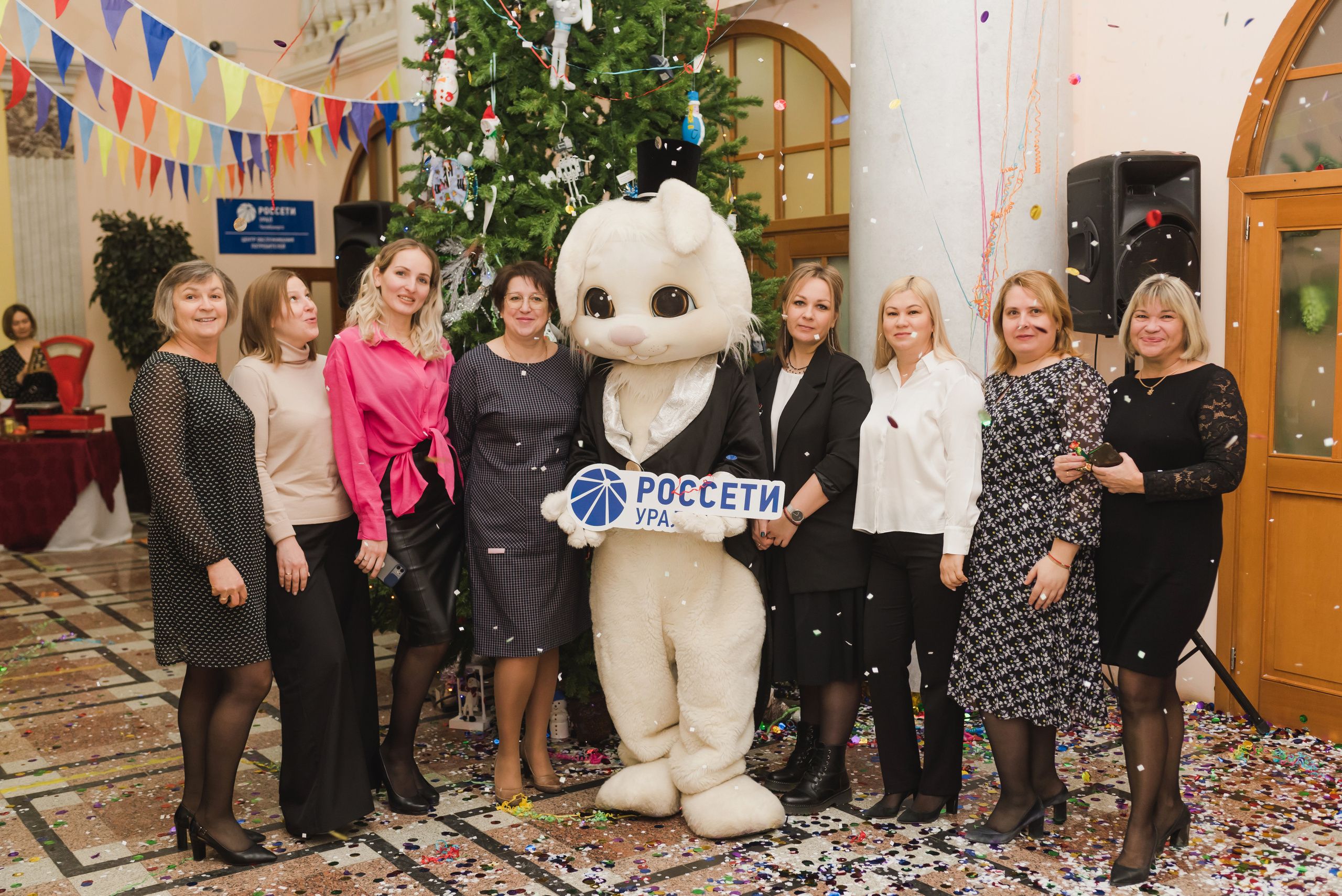Новогоднее поздравление сотрудников — Россети — Урал,. Фотограф Виктор Андреасян