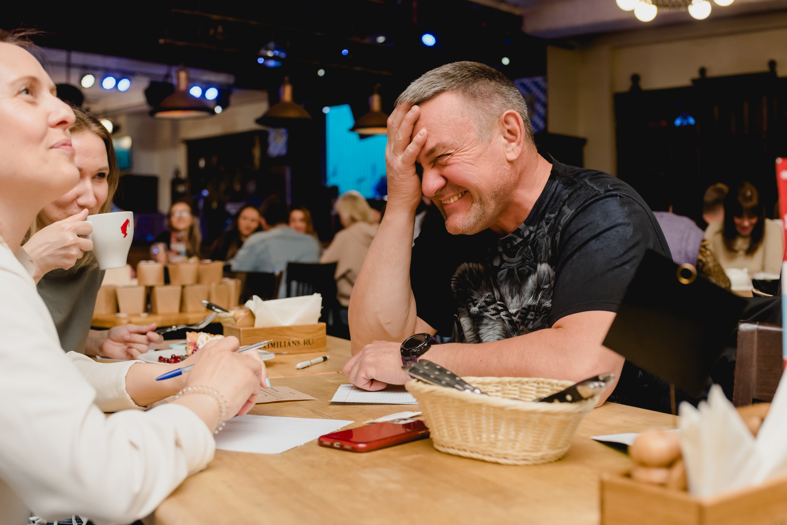 IQ шоу «Золотой монокль» 2023. Фотограф Виктор Андреасян