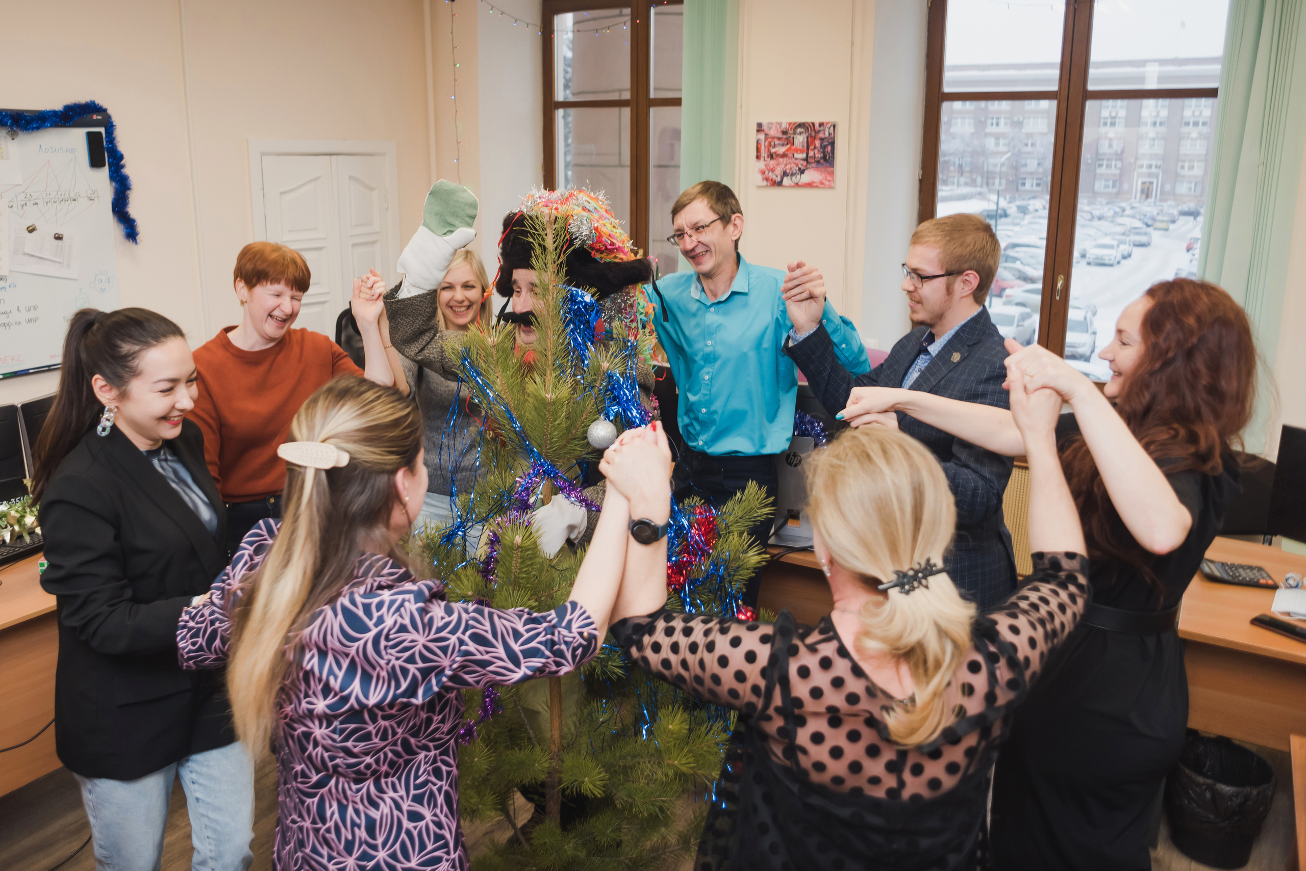 Новогоднее поздравление сотрудников — Россети — Урал,. Фотограф Виктор Андреасян