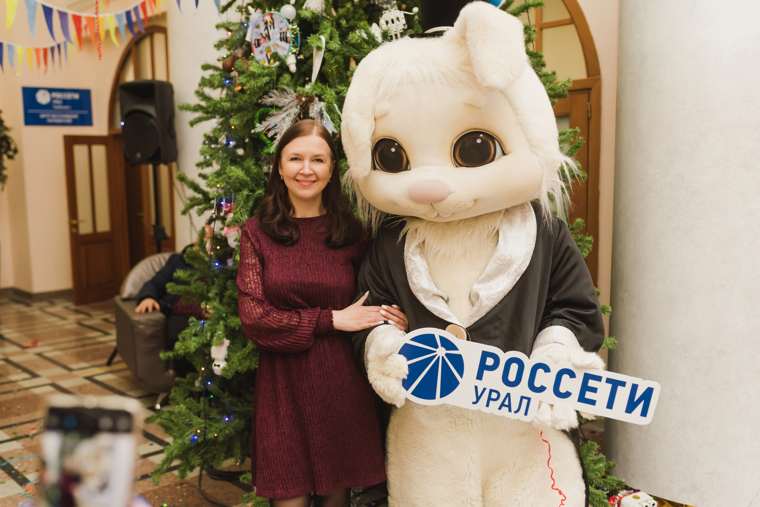 Новогоднее поздравление сотрудников — Россети — Урал,. Фотограф Виктор Андреасян