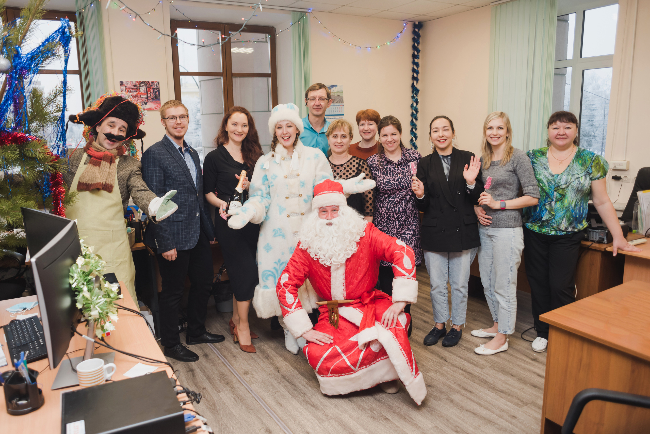 Новогоднее поздравление сотрудников — Россети — Урал,. Фотограф Виктор Андреасян