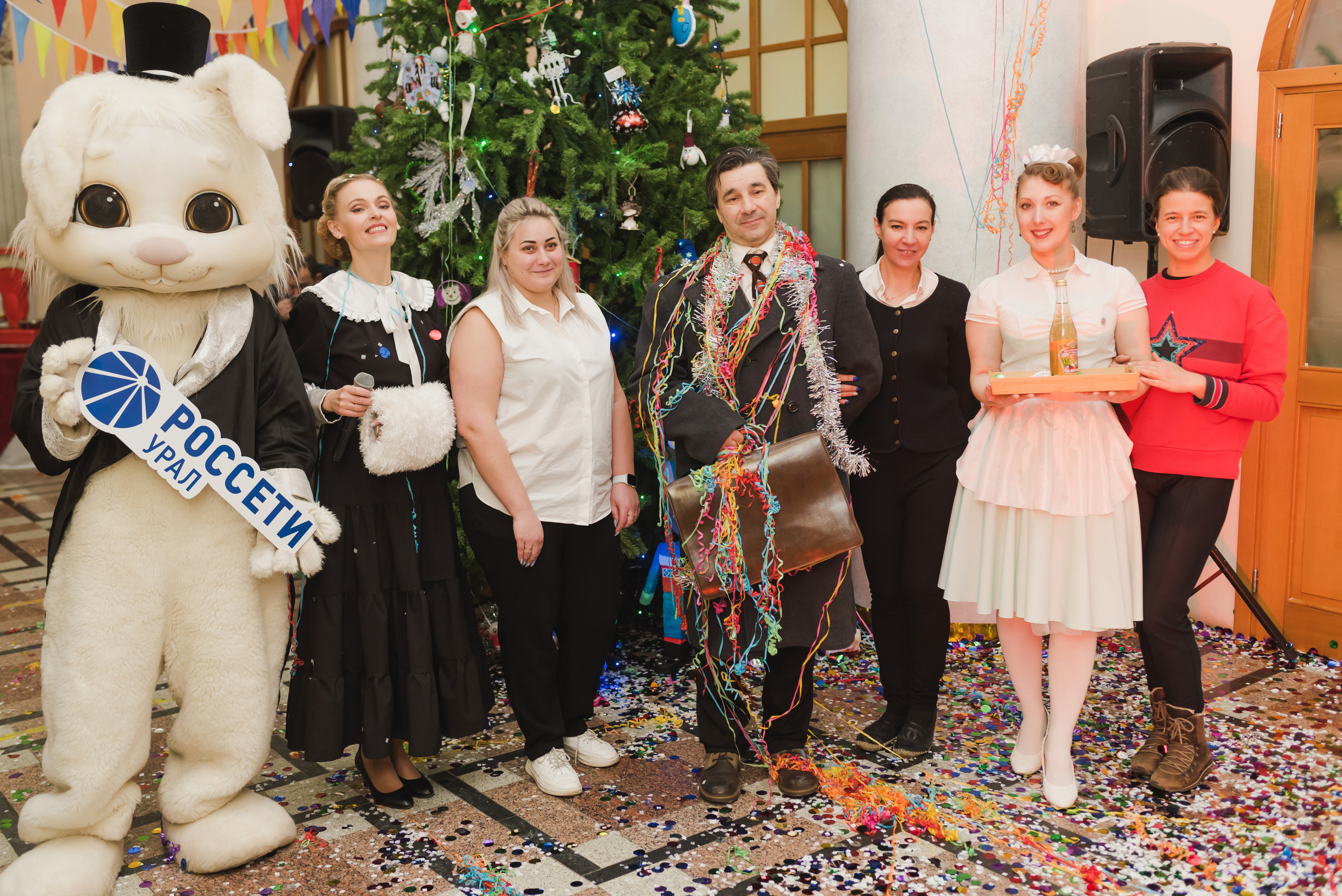 Новогоднее поздравление сотрудников — Россети — Урал,. Фотограф Виктор Андреасян
