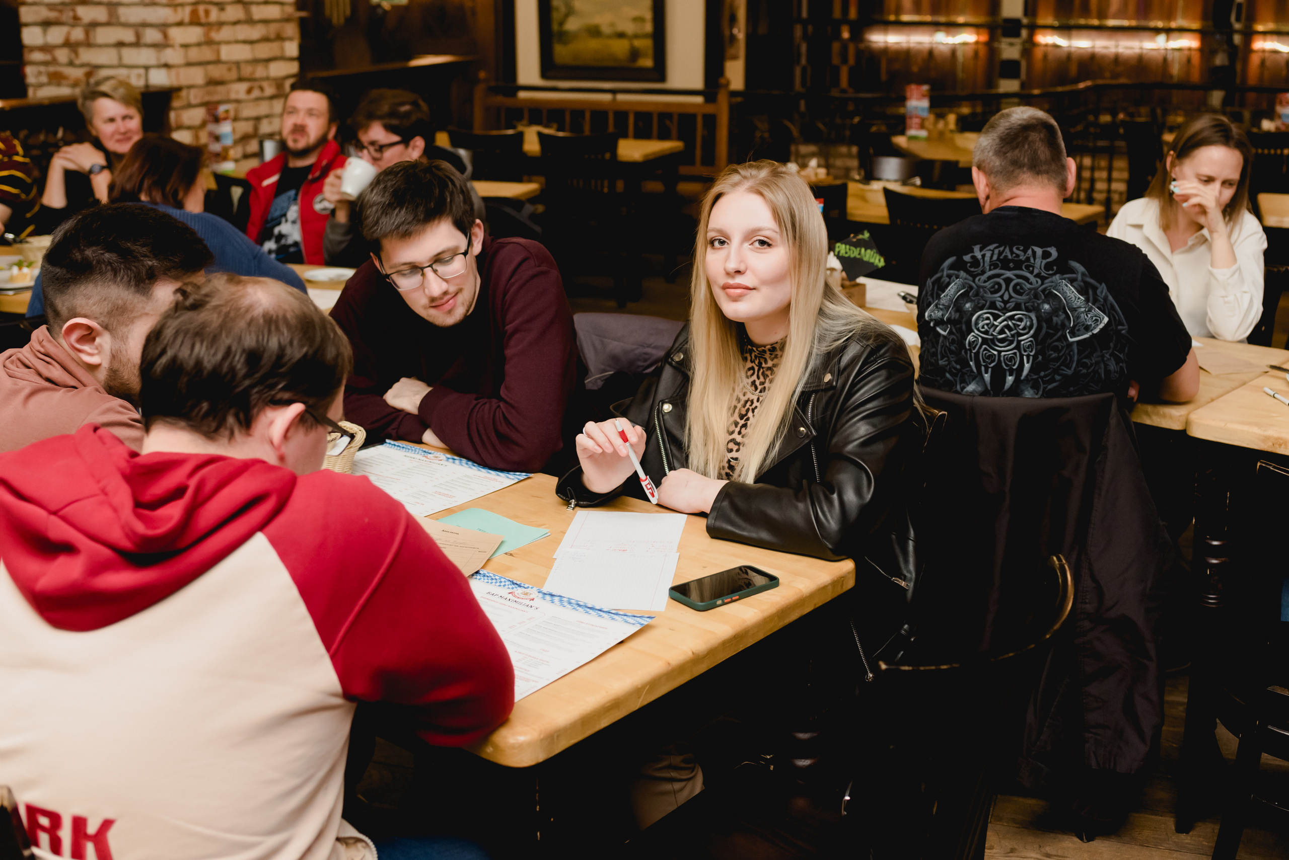 IQ шоу «Золотой монокль» 2023. Фотограф Виктор Андреасян