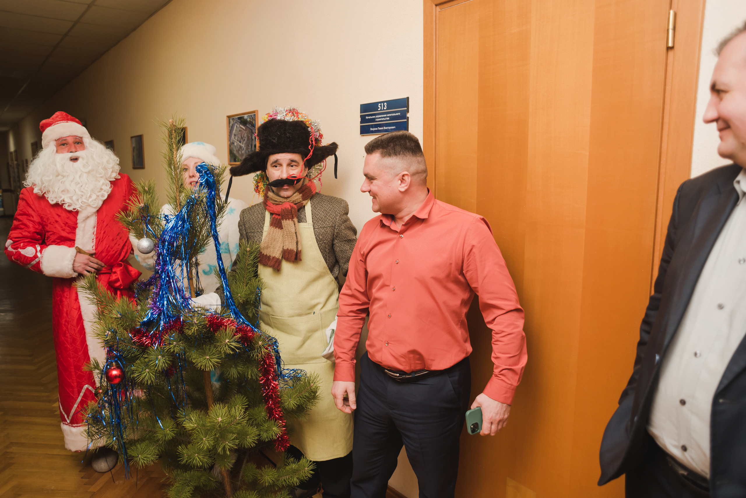 Новогоднее поздравление сотрудников — Россети — Урал,. Фотограф Виктор Андреасян