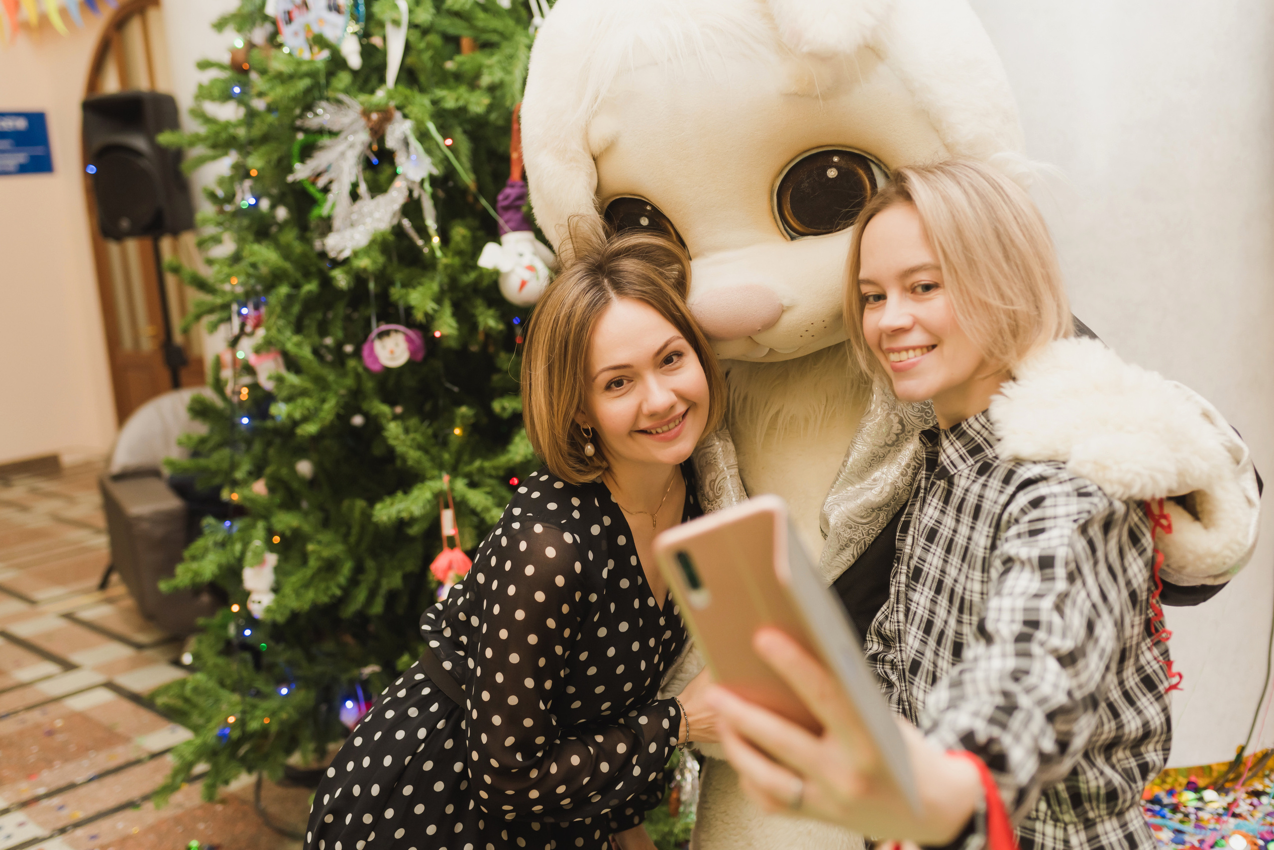 Новогоднее поздравление сотрудников — Россети — Урал,. Фотограф Виктор Андреасян