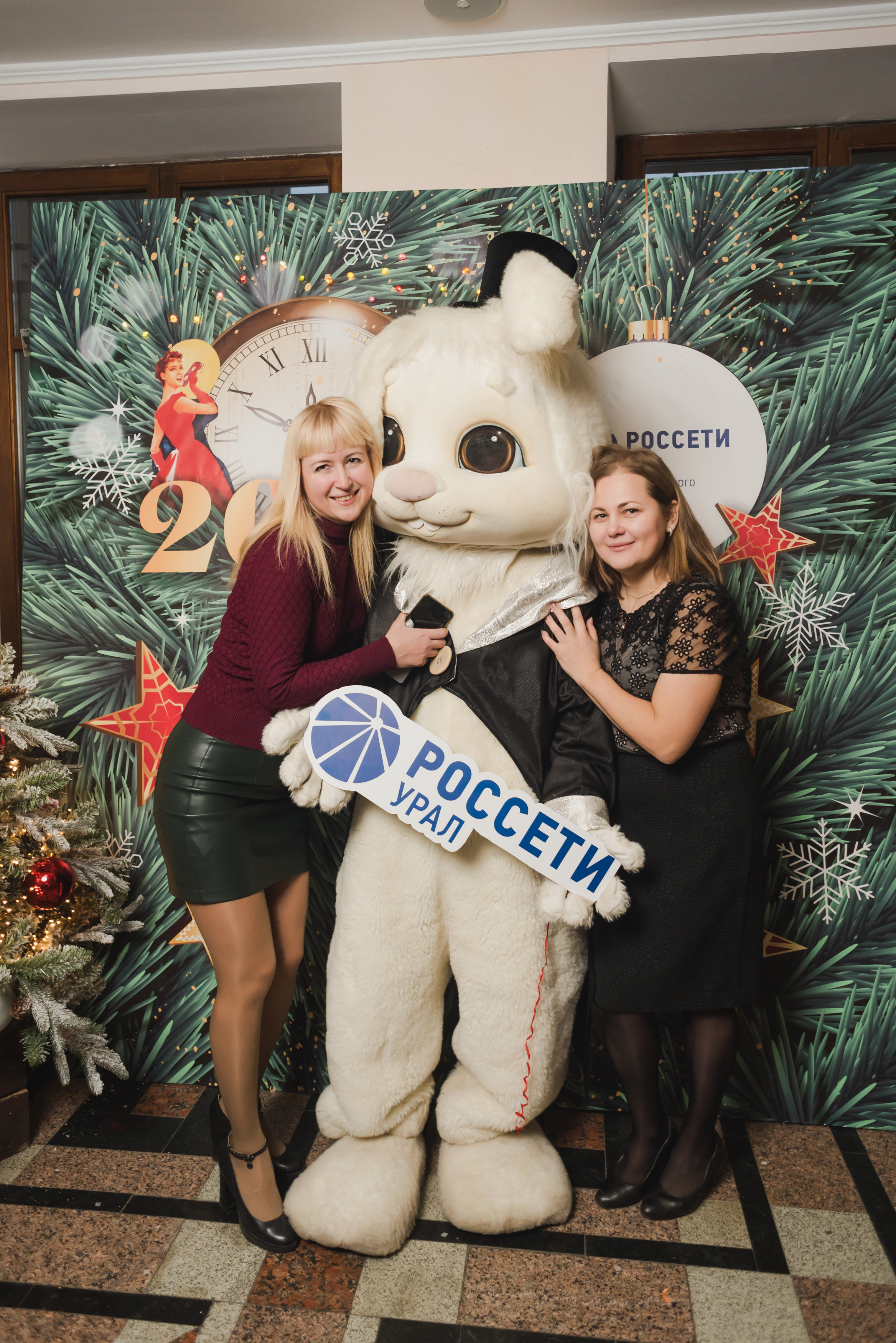 Новогоднее поздравление сотрудников — Россети — Урал,. Фотограф Виктор Андреасян