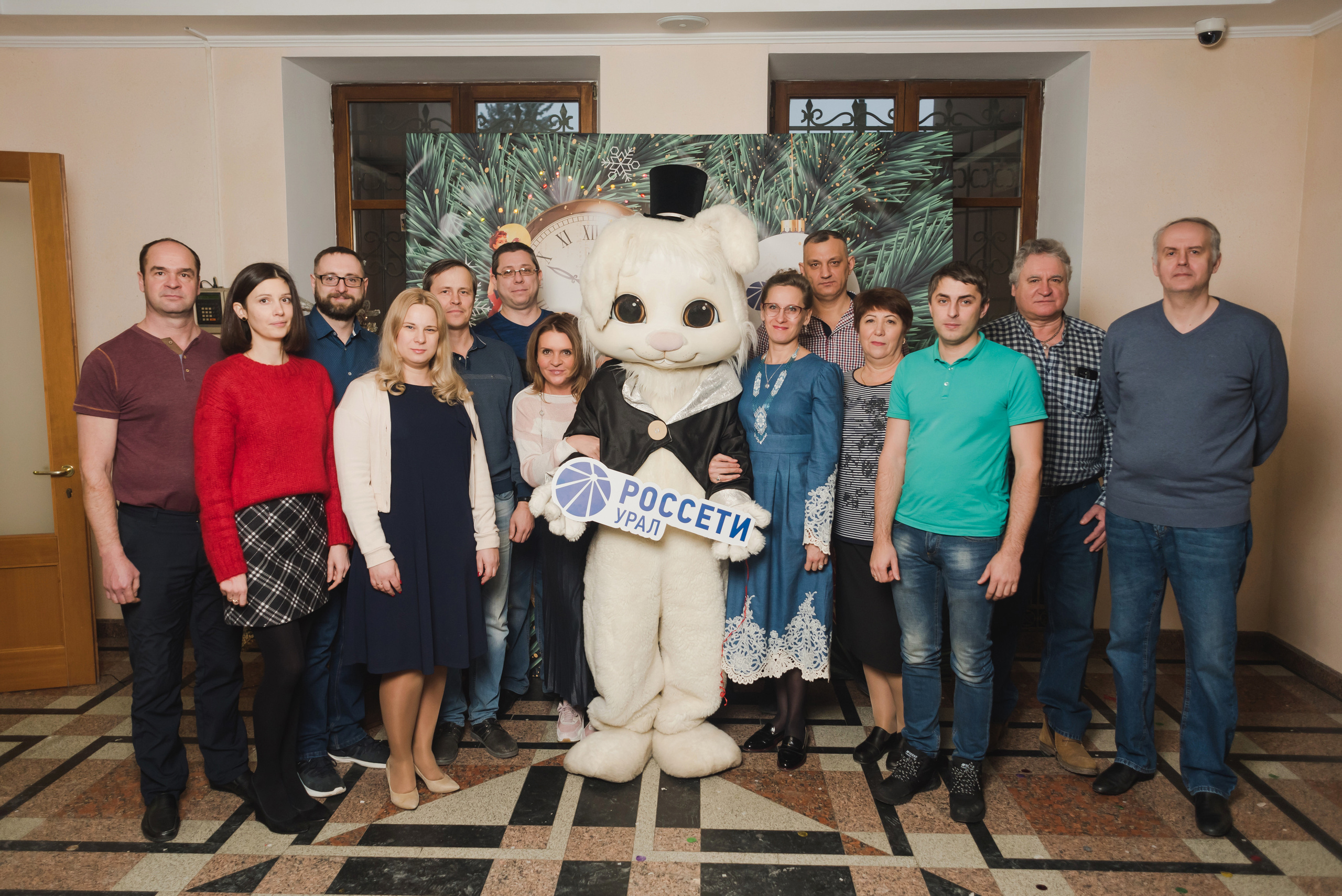 Новогоднее поздравление сотрудников — Россети — Урал,. Фотограф Виктор Андреасян
