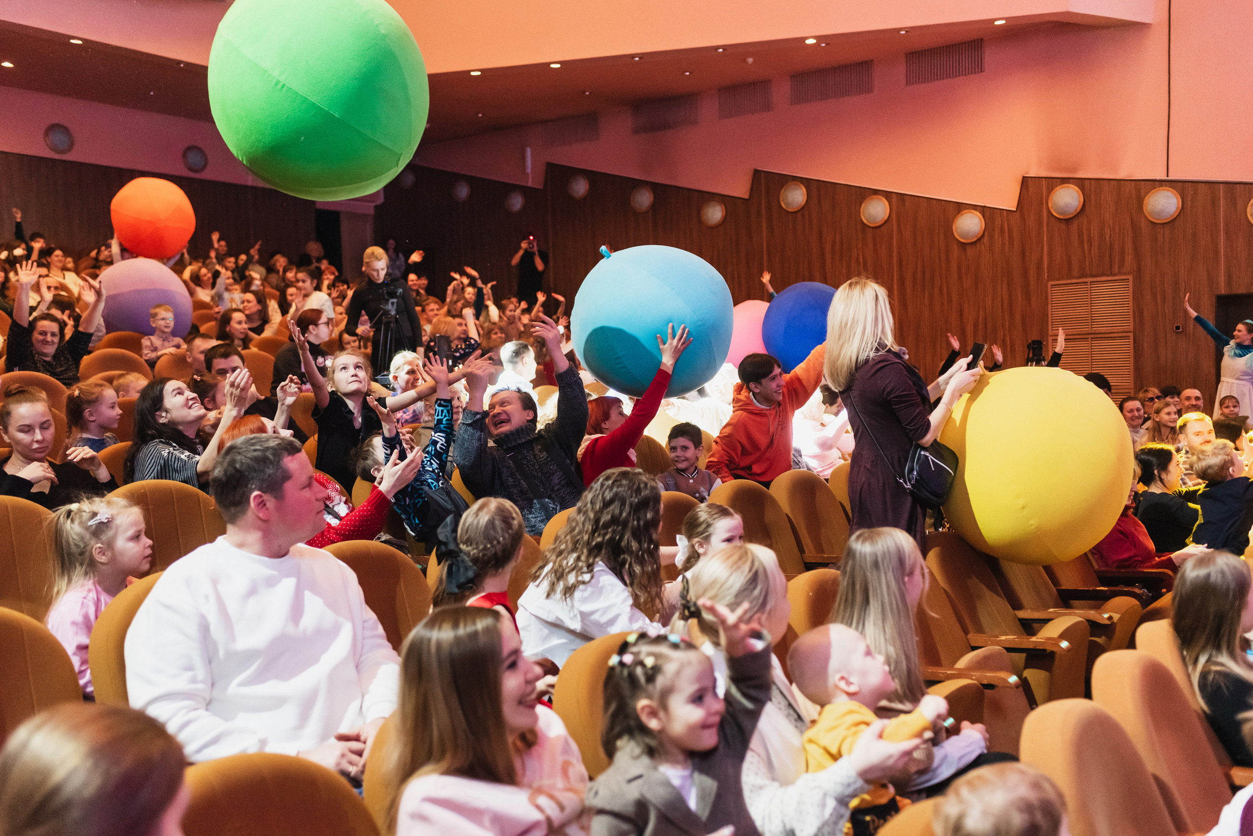 День рождения Уральской Снегурочки, 2023. Фотограф Виктор Андреасян