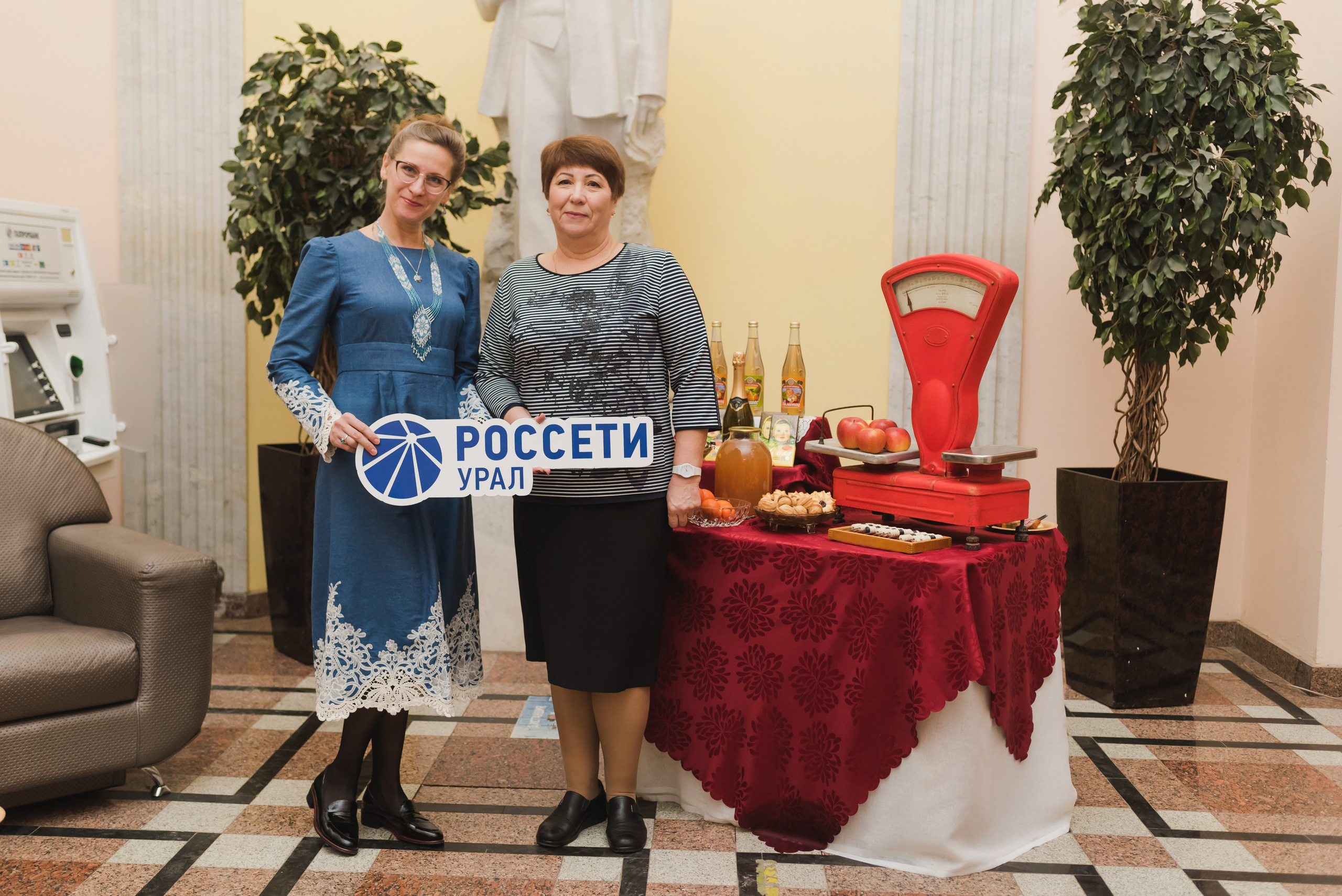 Новогоднее поздравление сотрудников — Россети — Урал,. Фотограф Виктор Андреасян