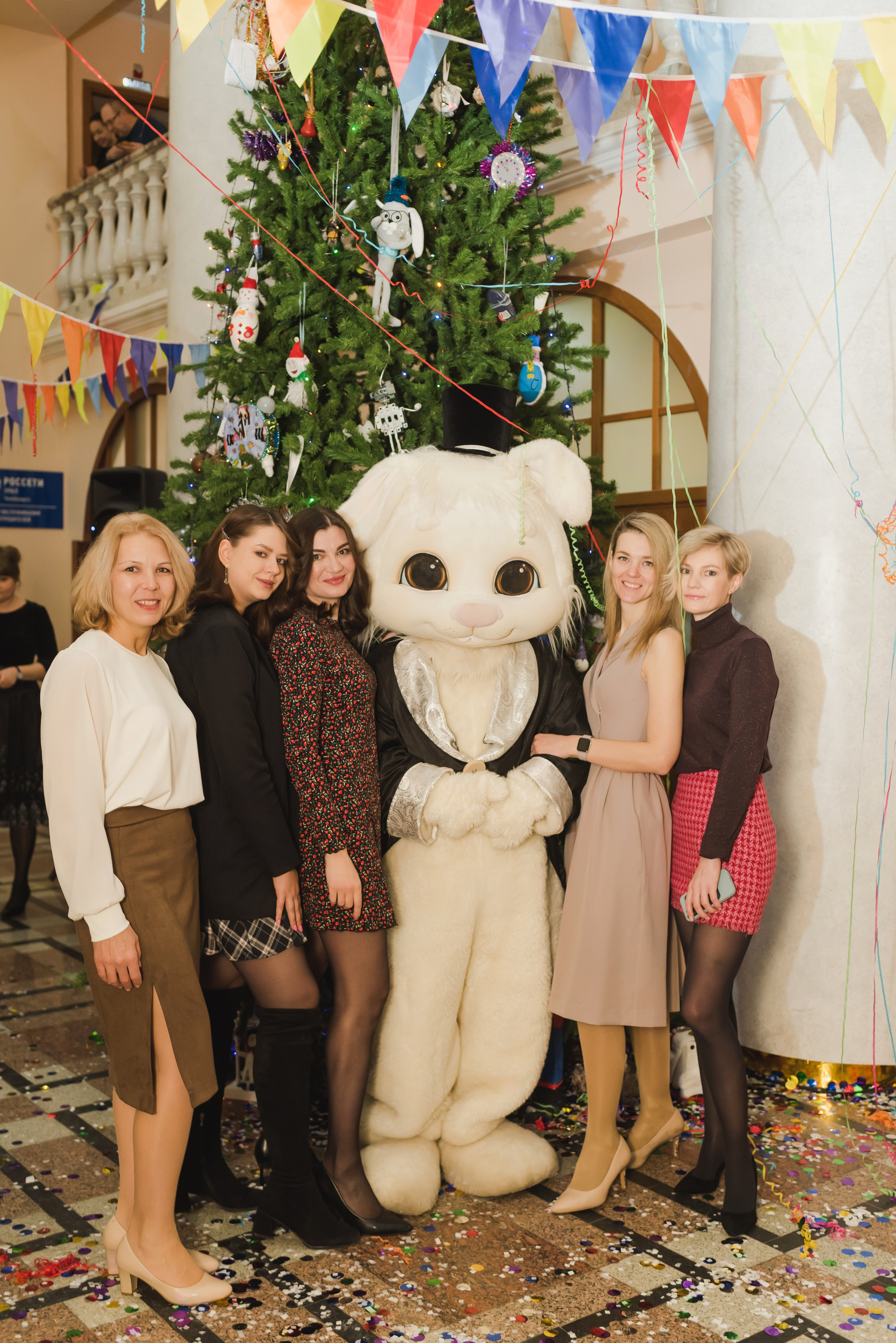 Новогоднее поздравление сотрудников — Россети — Урал,. Фотограф Виктор Андреасян