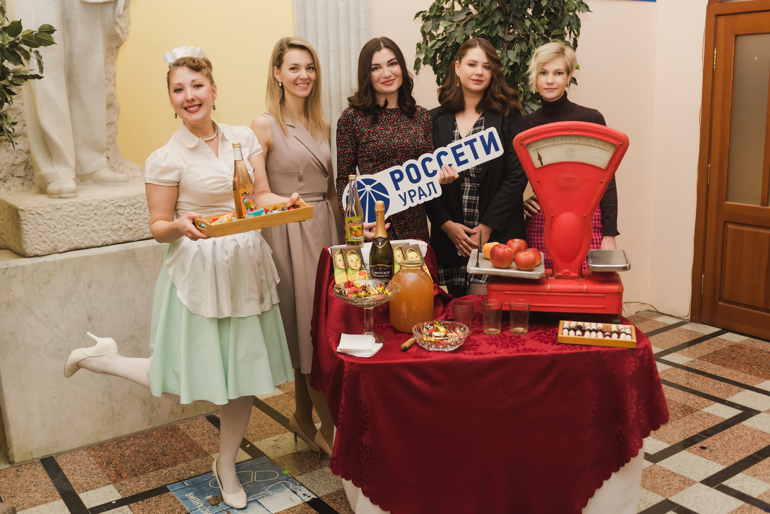 Новогоднее поздравление сотрудников — Россети — Урал,. Фотограф Виктор Андреасян