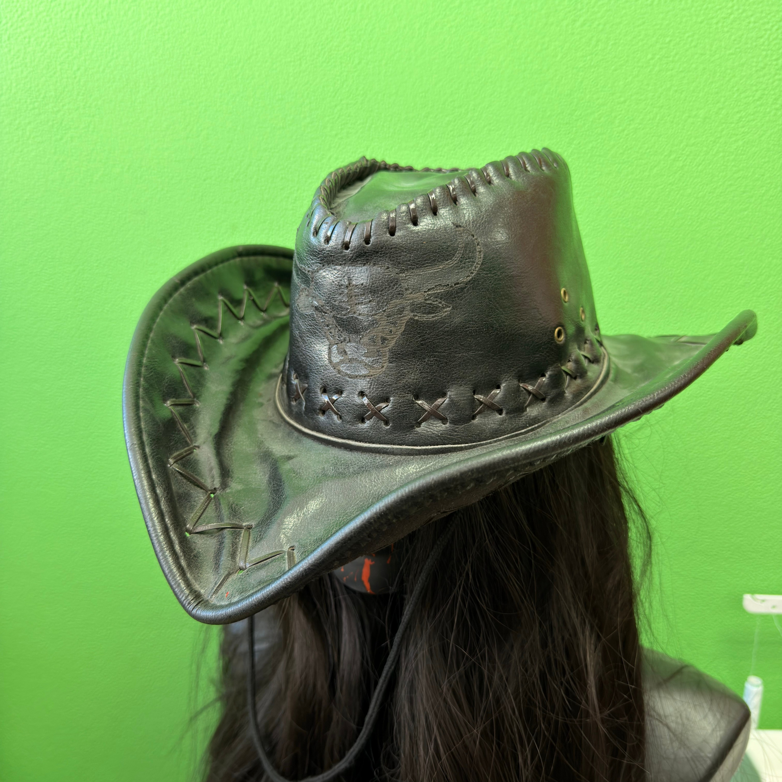 Головные уборы в аренду. Аренда костюмов, платьев и реквизита для фотосессий на Камчатке