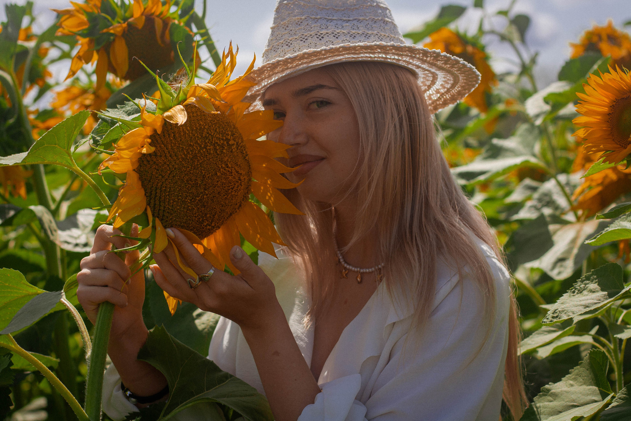 Настроение: уйти в поле с подсолнухами. Портретный фотограф в Саратове