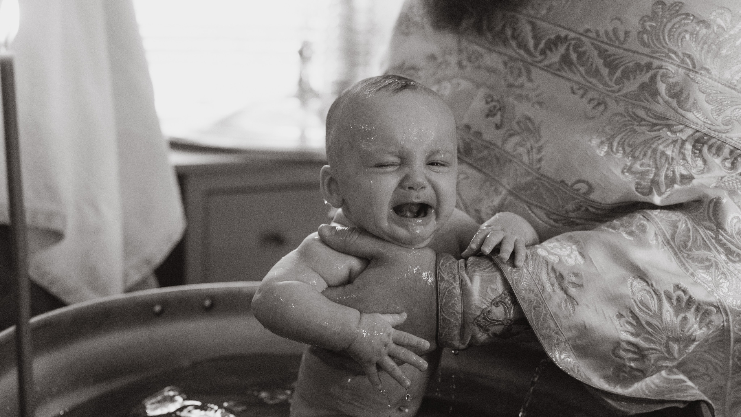 Таинство крещение в Москве. Семейный, ньюборн фотограф, фотограф на роды в Москве, Виктория Тюльдюкова