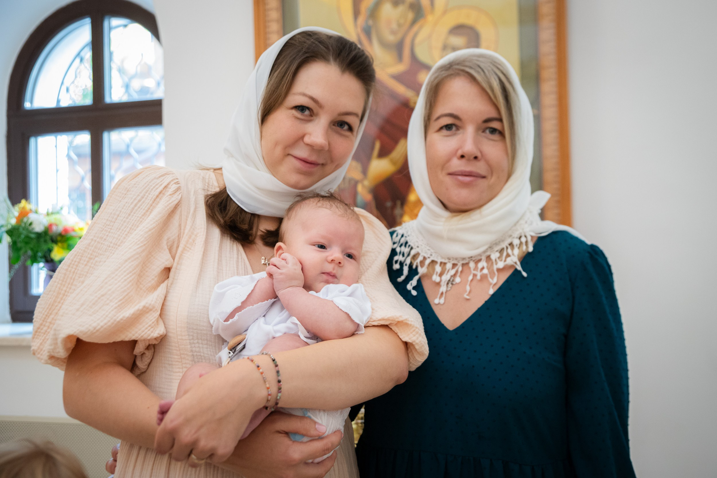 Фотосъемка крещения маленького мальчика в храме города Москвы. Семейный и школьный фотограф в Москве Анна Ткач