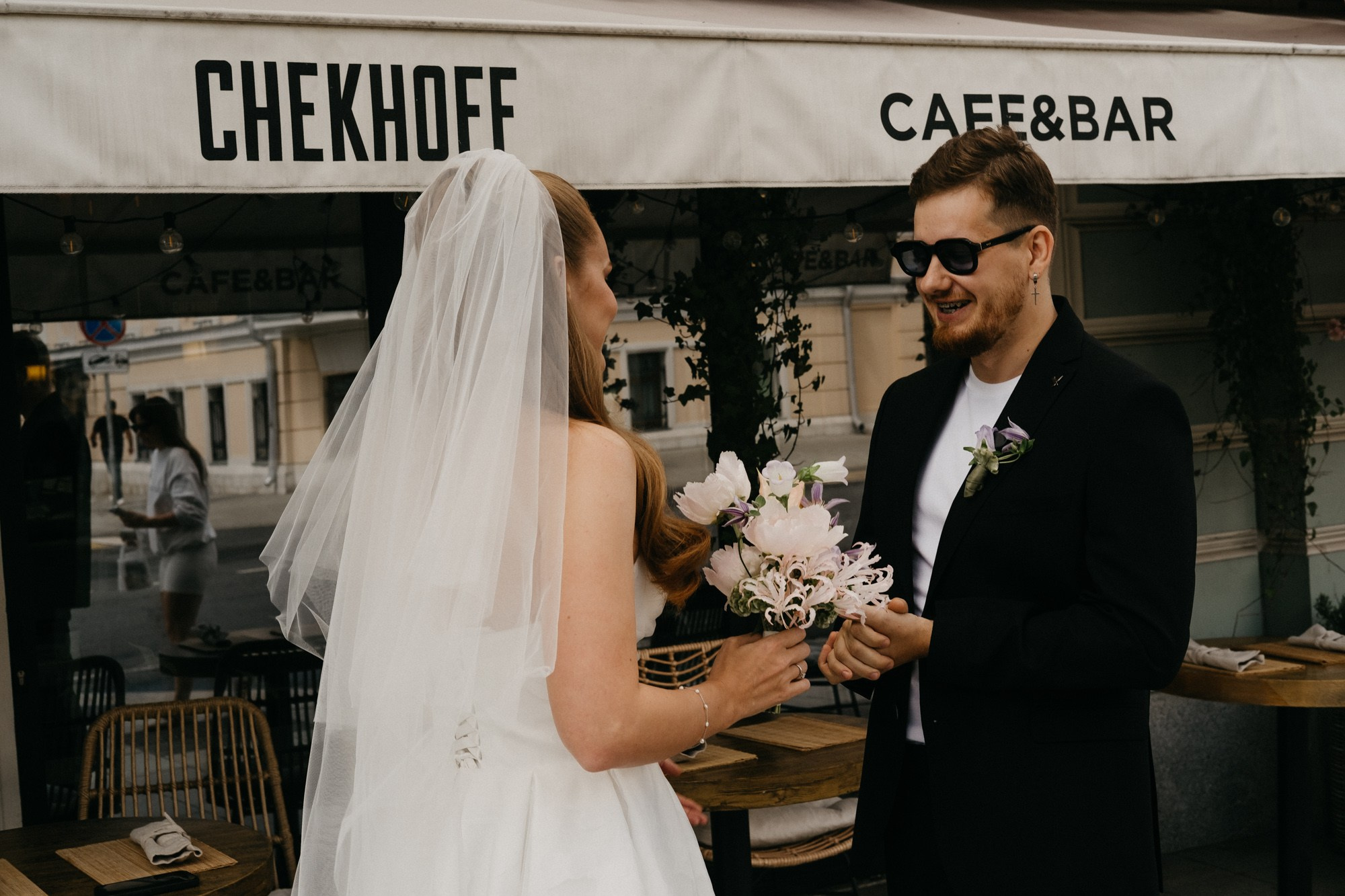 «ты красивый» — «нет, ты!». Свадебный фотограф Александра Тюлякова