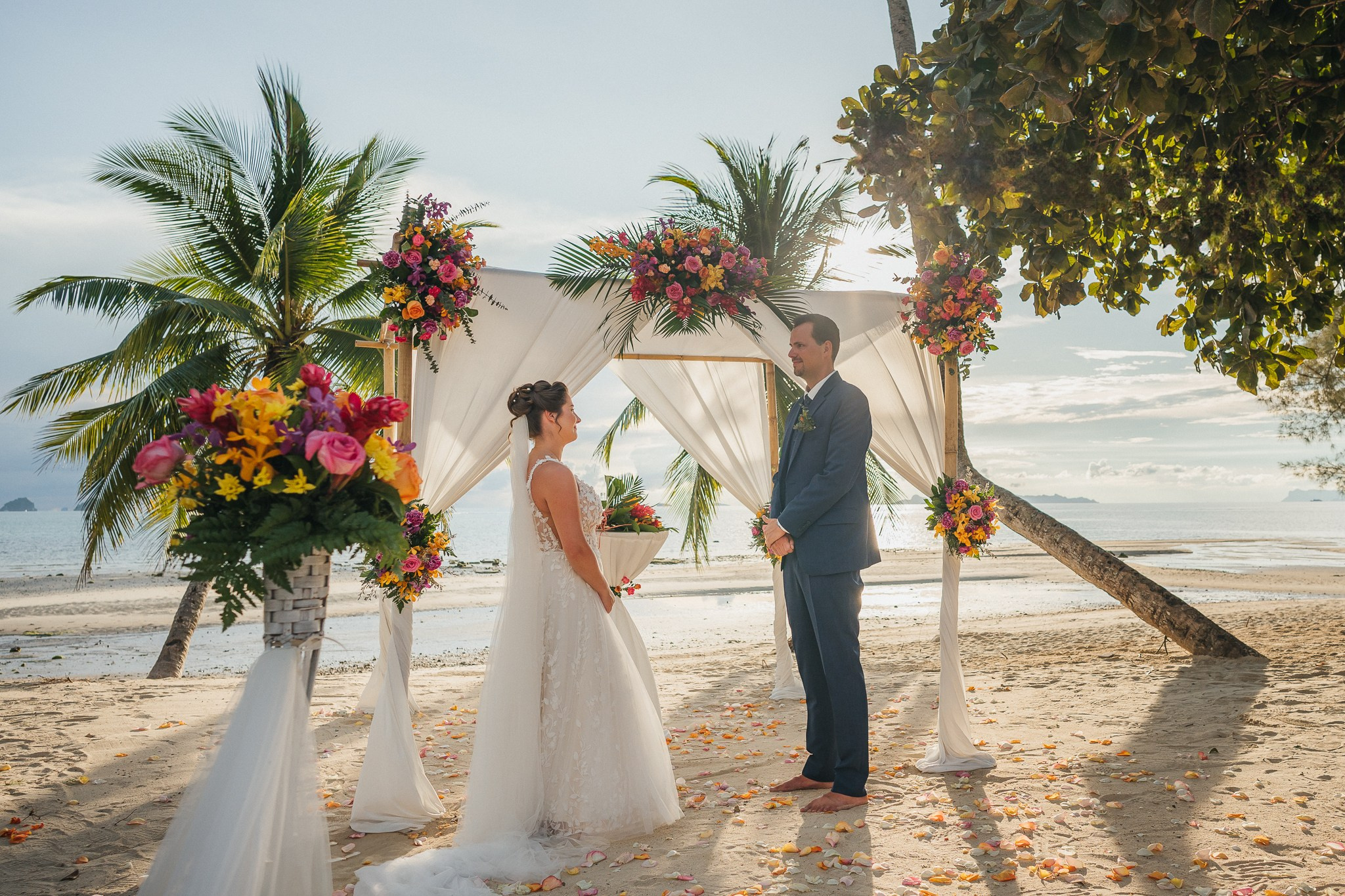 Louisa & Sascha 18.04.2025. Mariage à Koh Samui, en Thaïlande. Whatsapp: +66 94 3 650 301