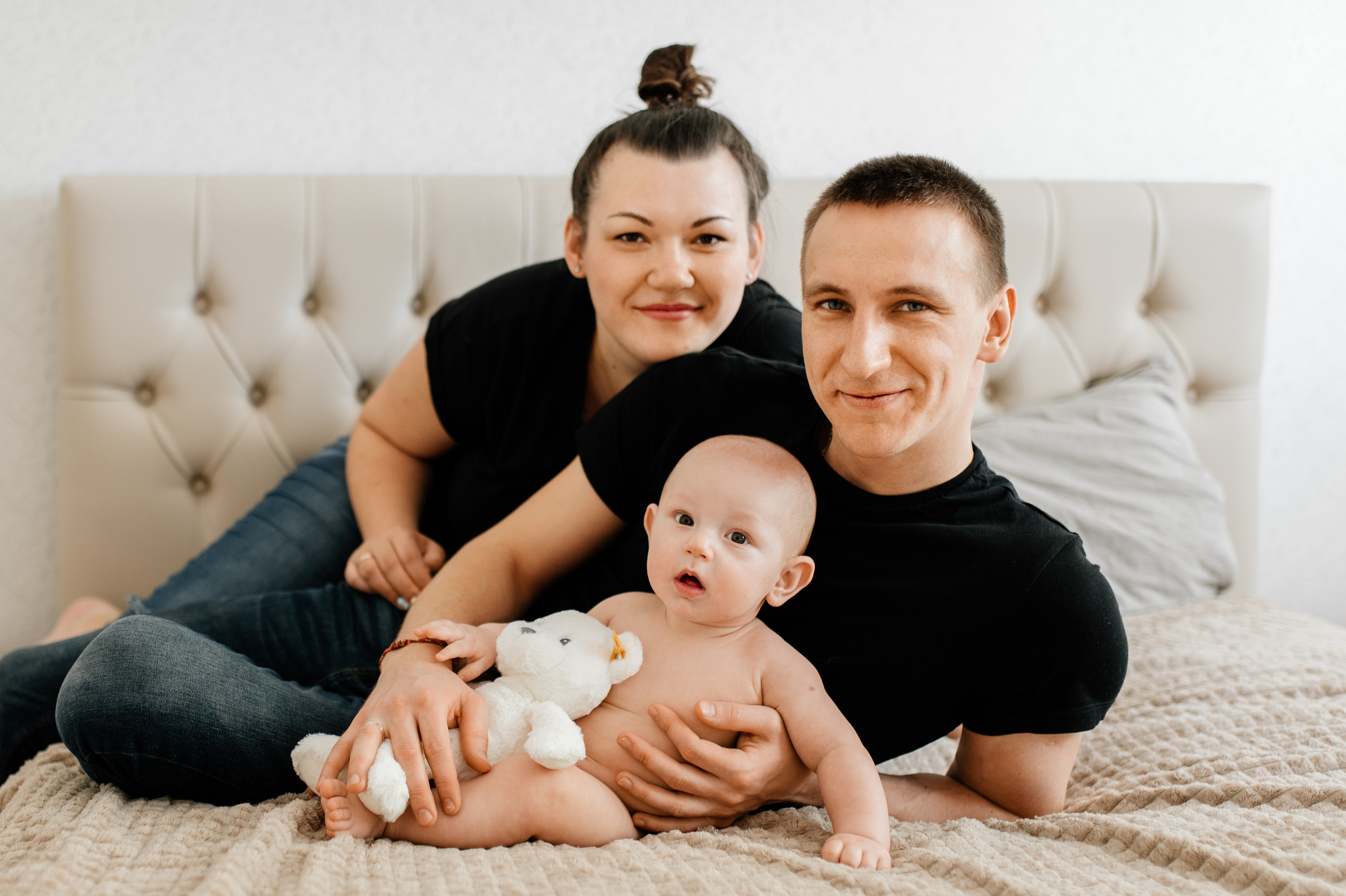 Андрей Оля Артем. Семьи