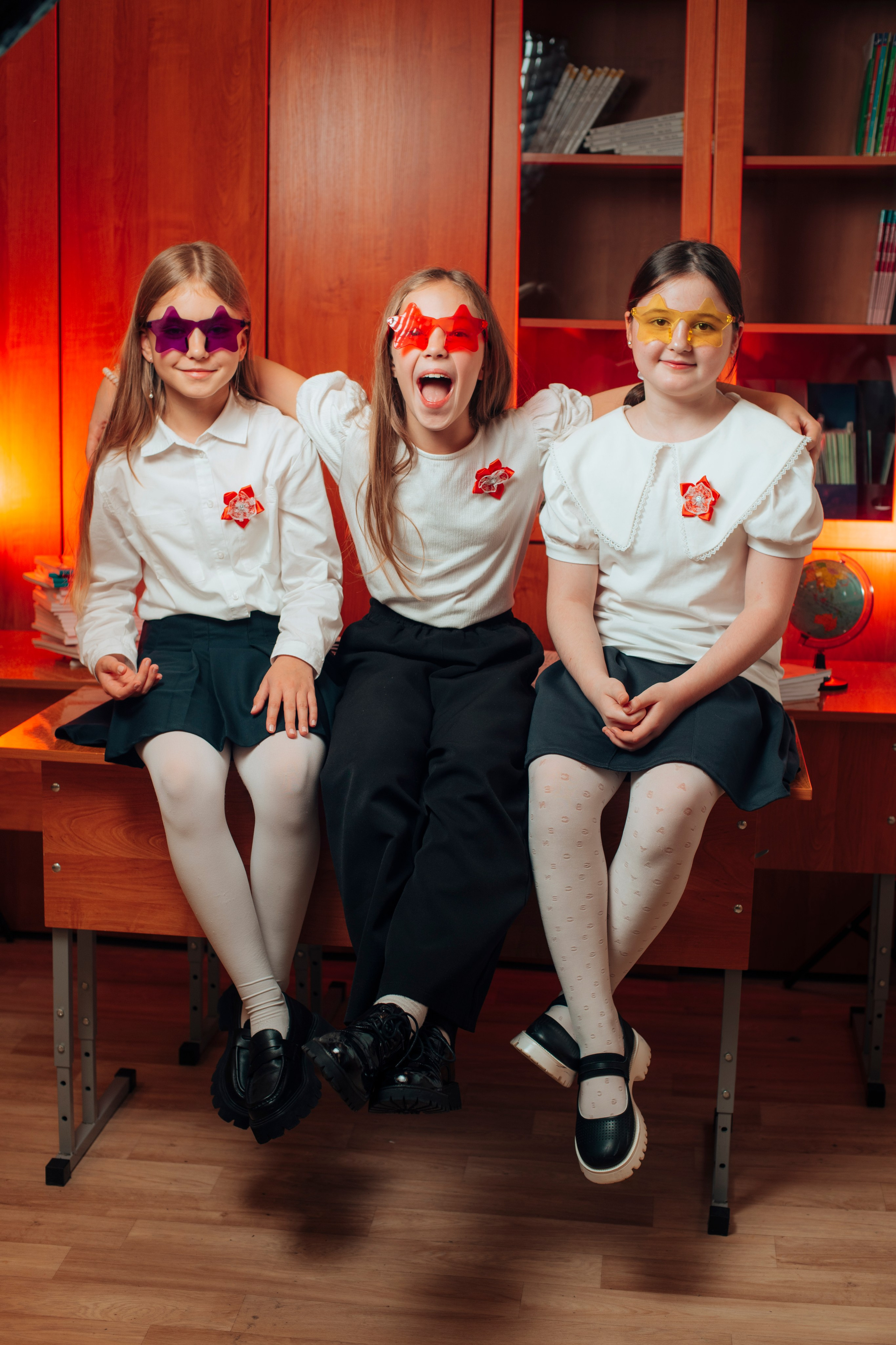 Школьные альбомы. Фотограф Алла Елисеева