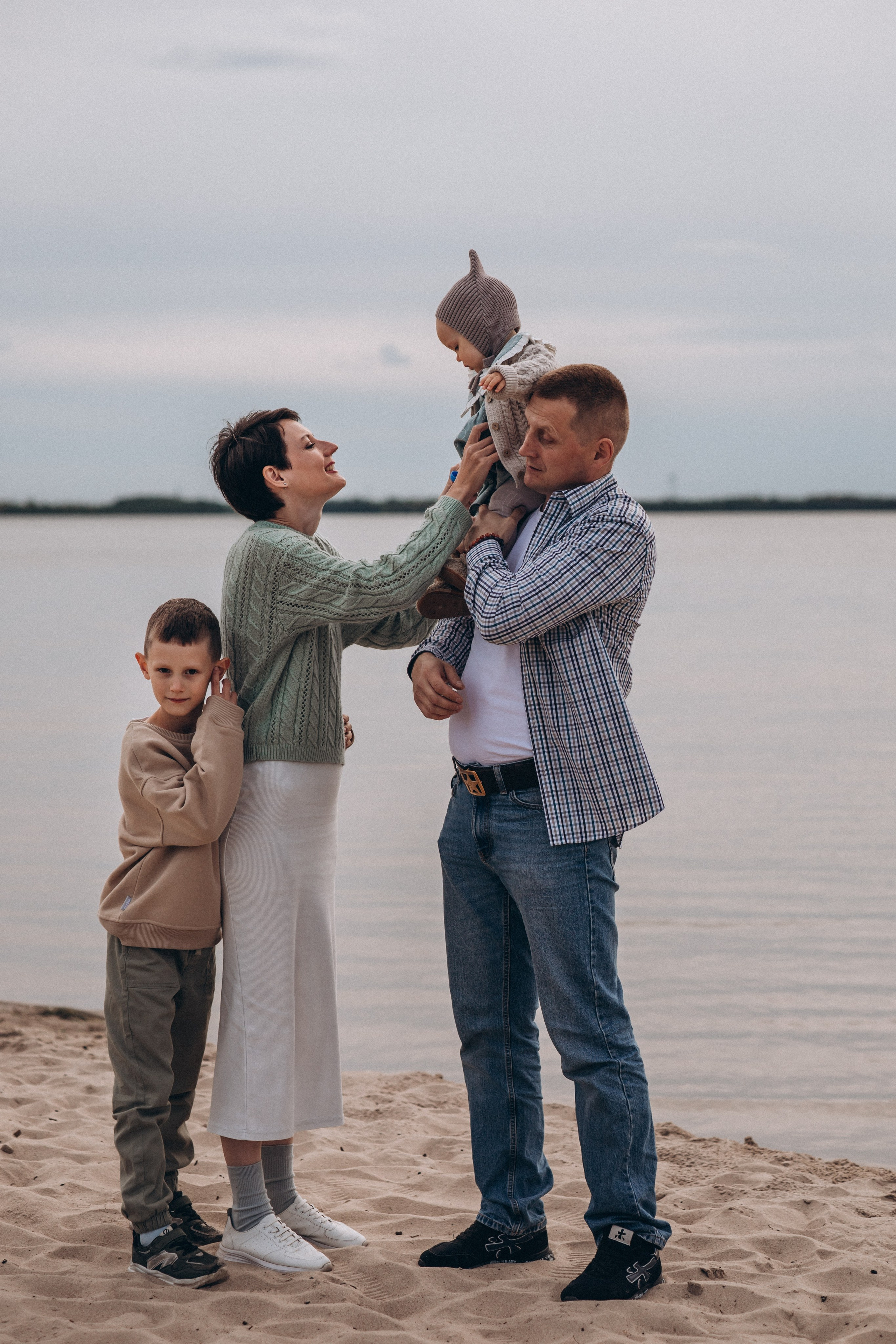 Семья Чаузовых. Семейный фотограф Нижневартовск Тюмень Ефимова Ирина