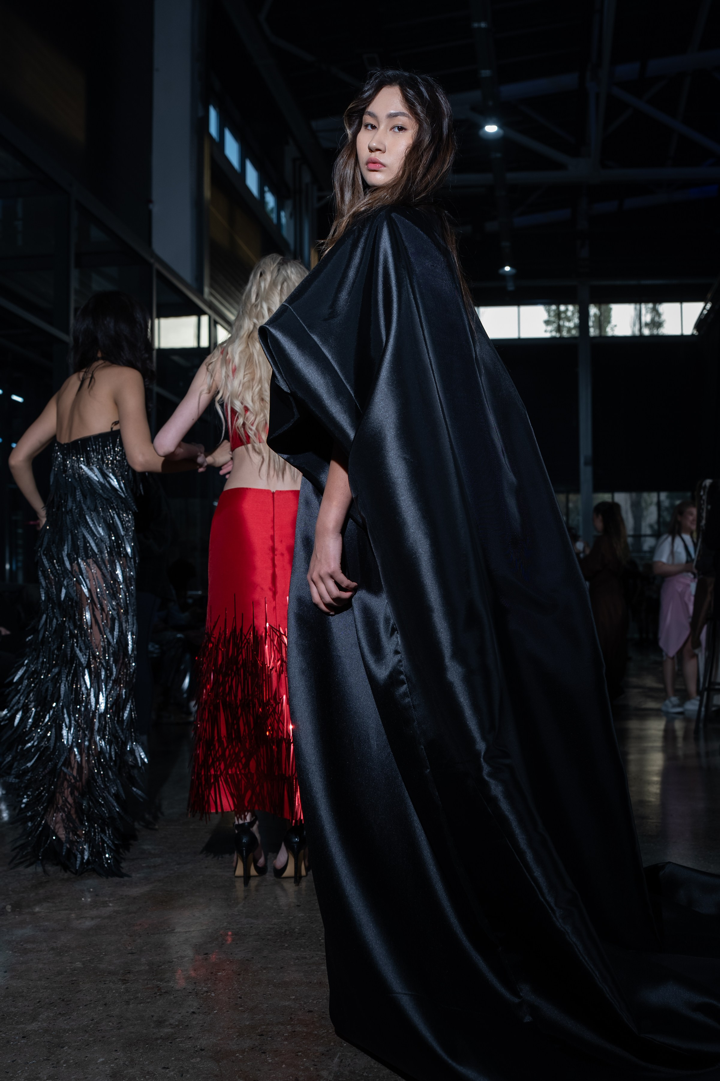 Visa Fashion Week Pre-Fall 2026 April BackStage Day 1. Сайт Алматинского НЮ АРТ, будуар и фэшн фотографа Дениса Карпенко