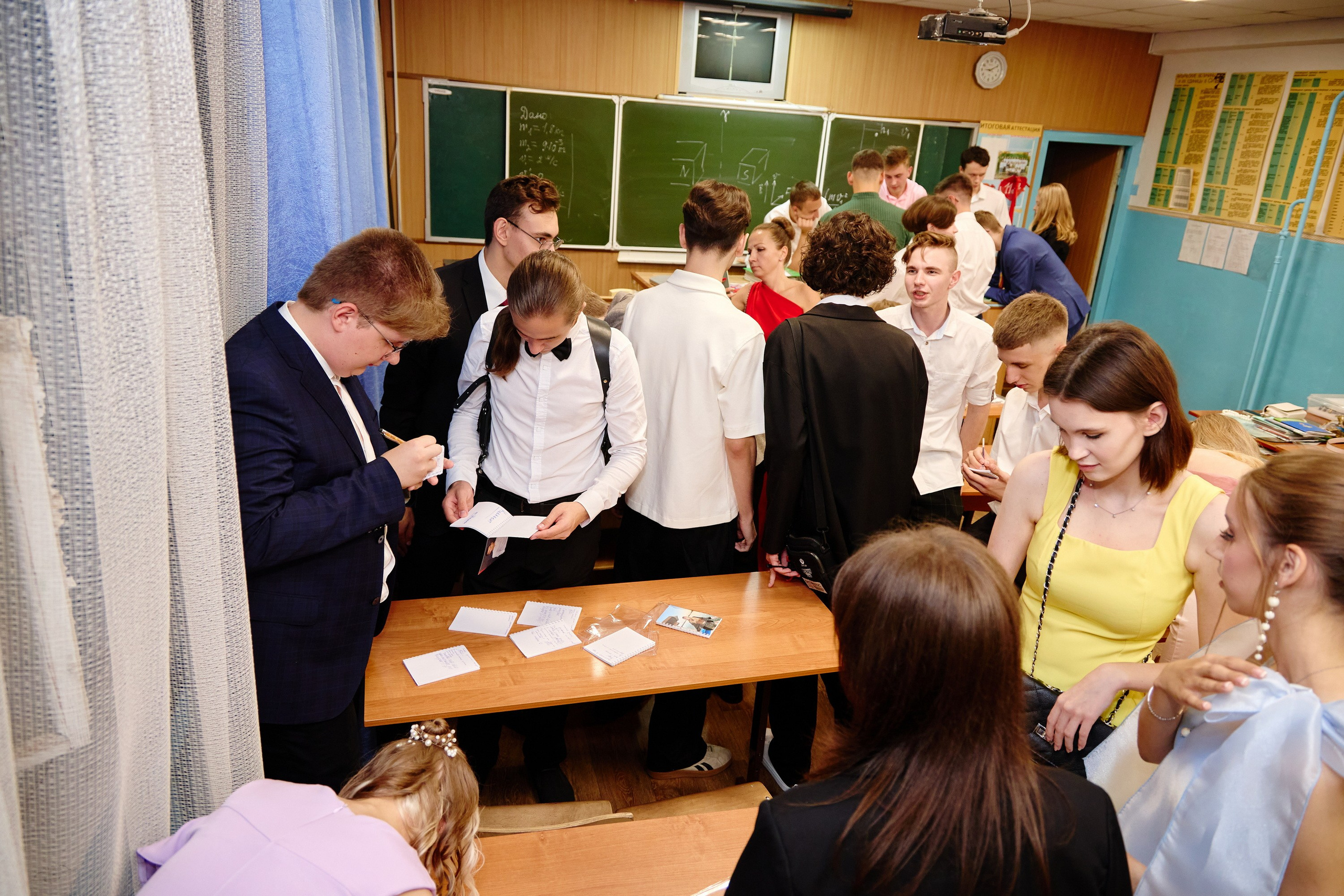 Выпускной 35 Сош. Фотограф Выпускные альбомы Таганрог Сергей Коробченко