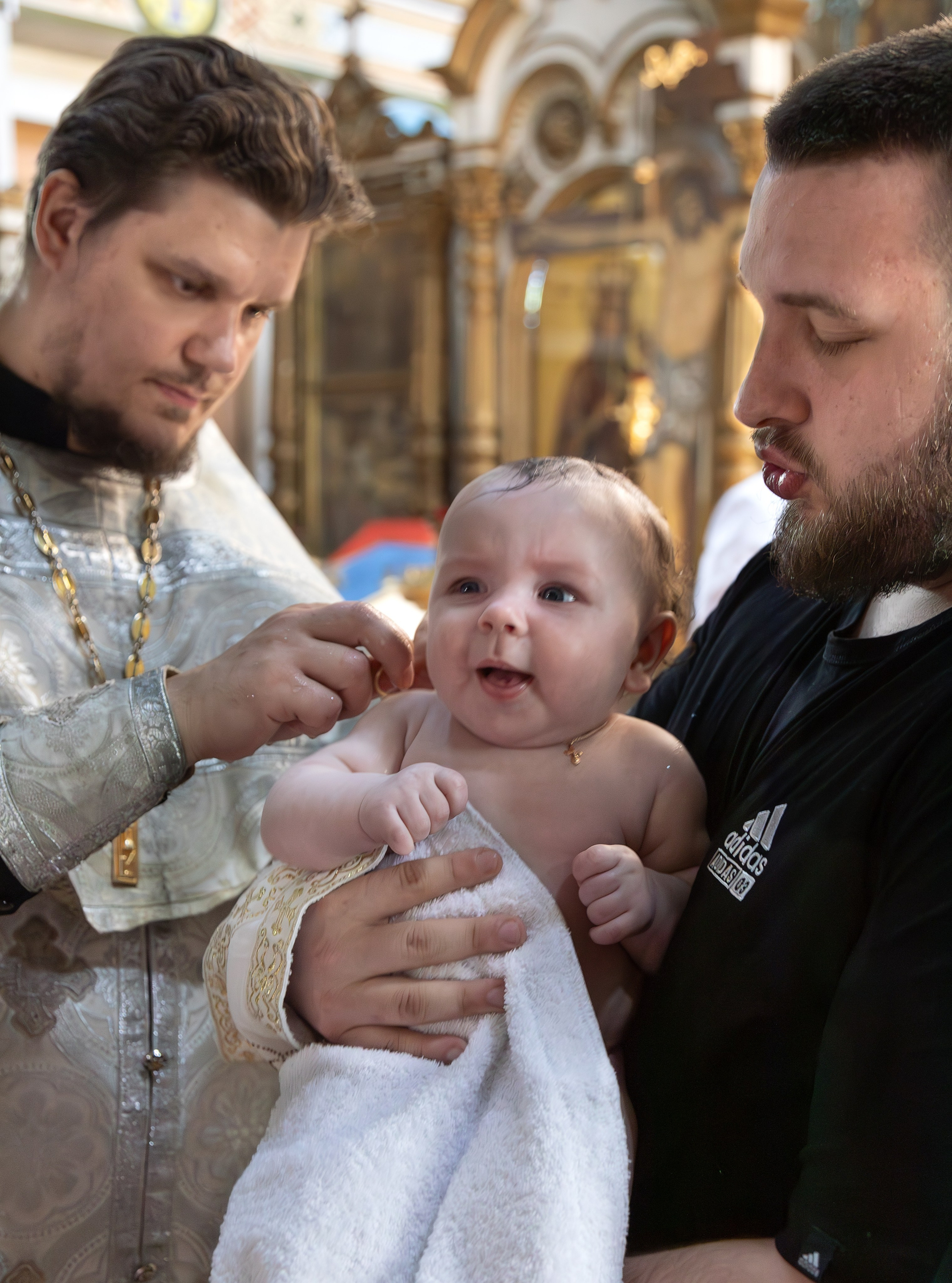 Крещение Москва. Фотосъемка выписки из роддома в Москве, заказать фотографа на выписку ньюборн съемка в роддоме newborn фотограф в Юдино